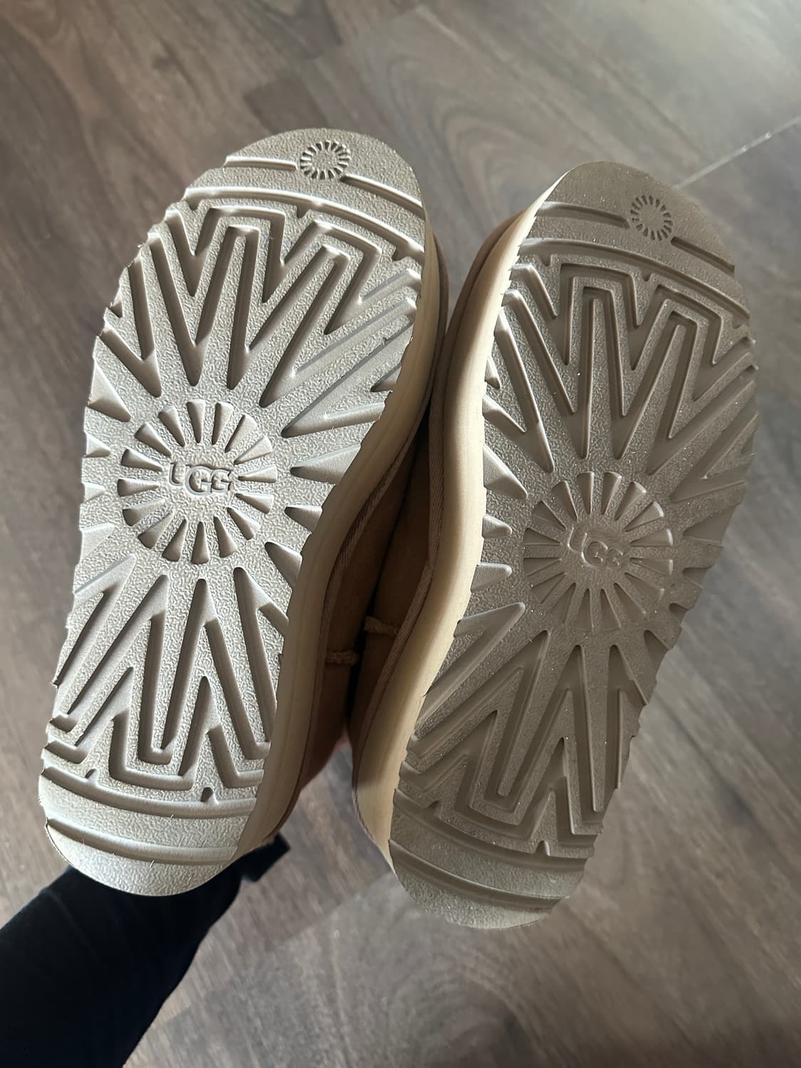 <정품> UGG 미국 어그 울트라 미니 플랫폼 체스트넛 230 US6W  상품이미지9