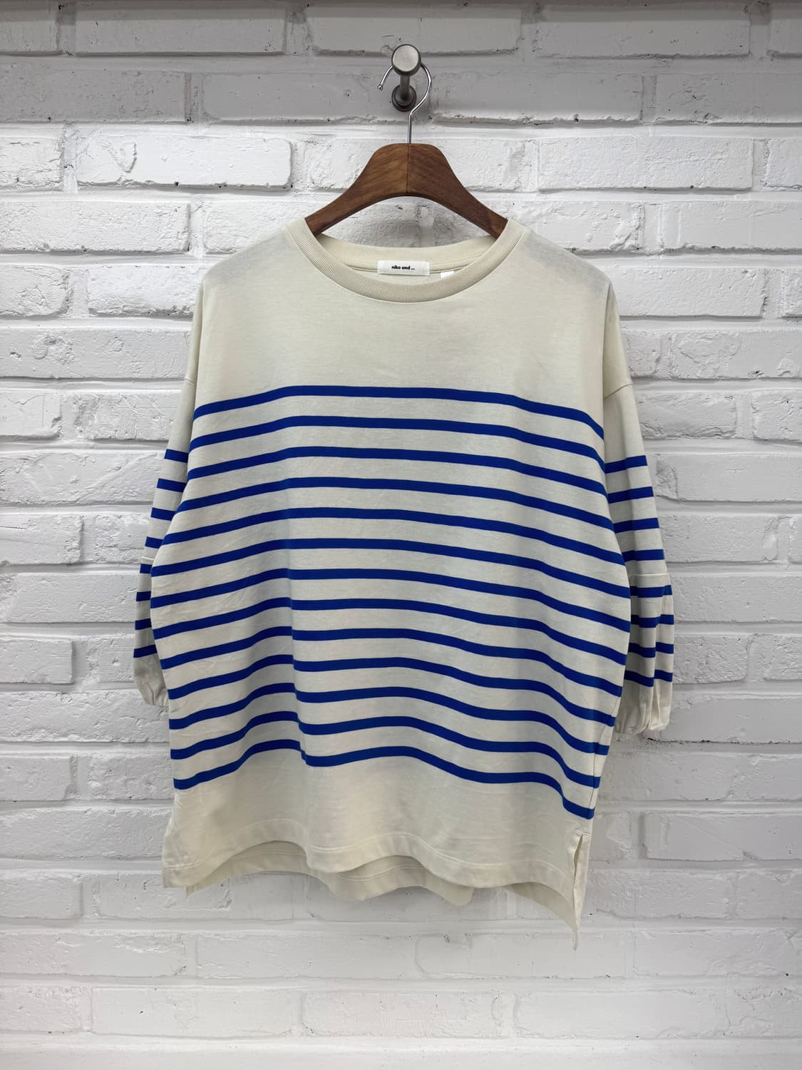 니코앤드 블루 스트라이프 퍼프 티셔츠 상품이미지3