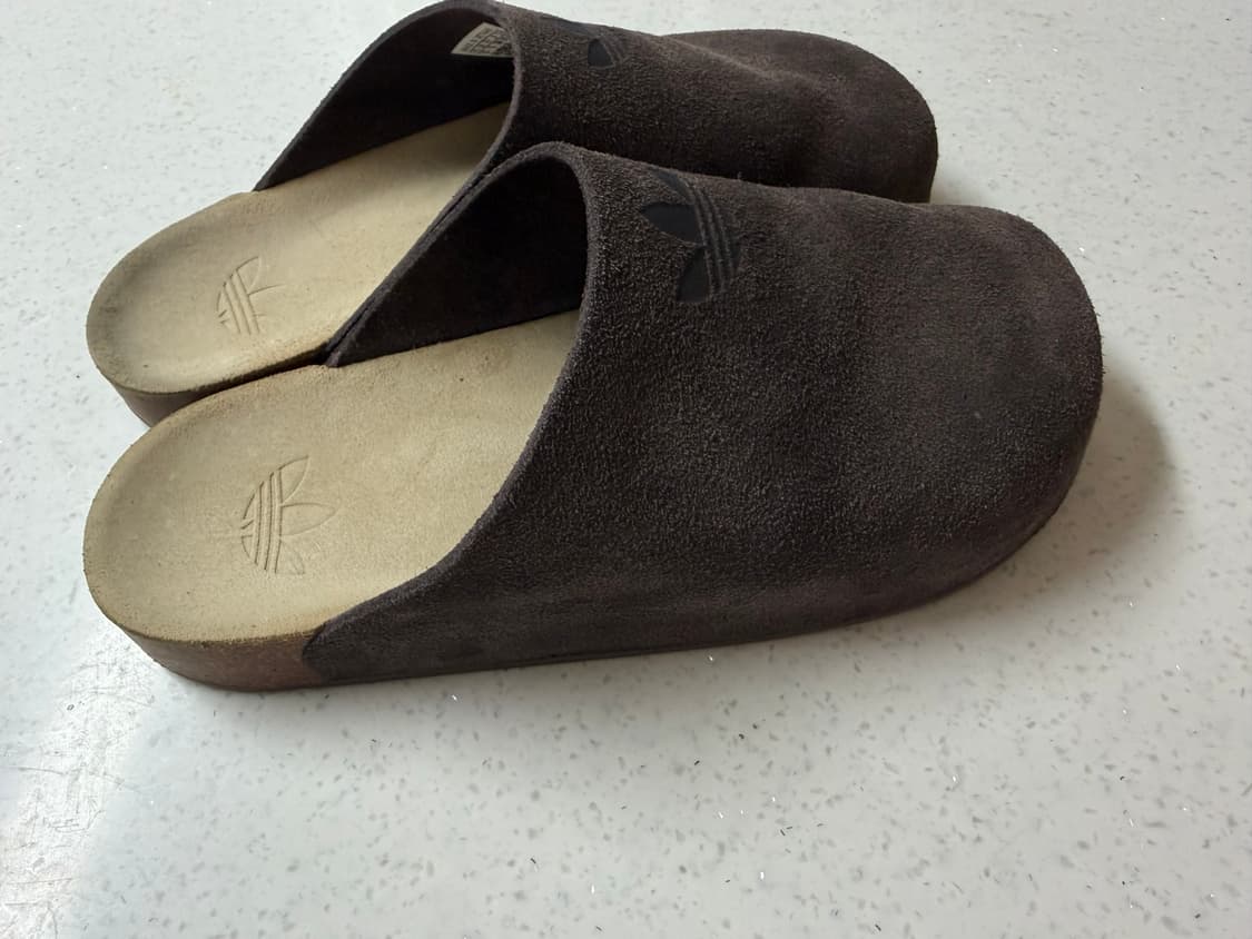 아디다스 아디뮬 슬라이드 다크 브라운 다크 브라운 검 상품이미지6