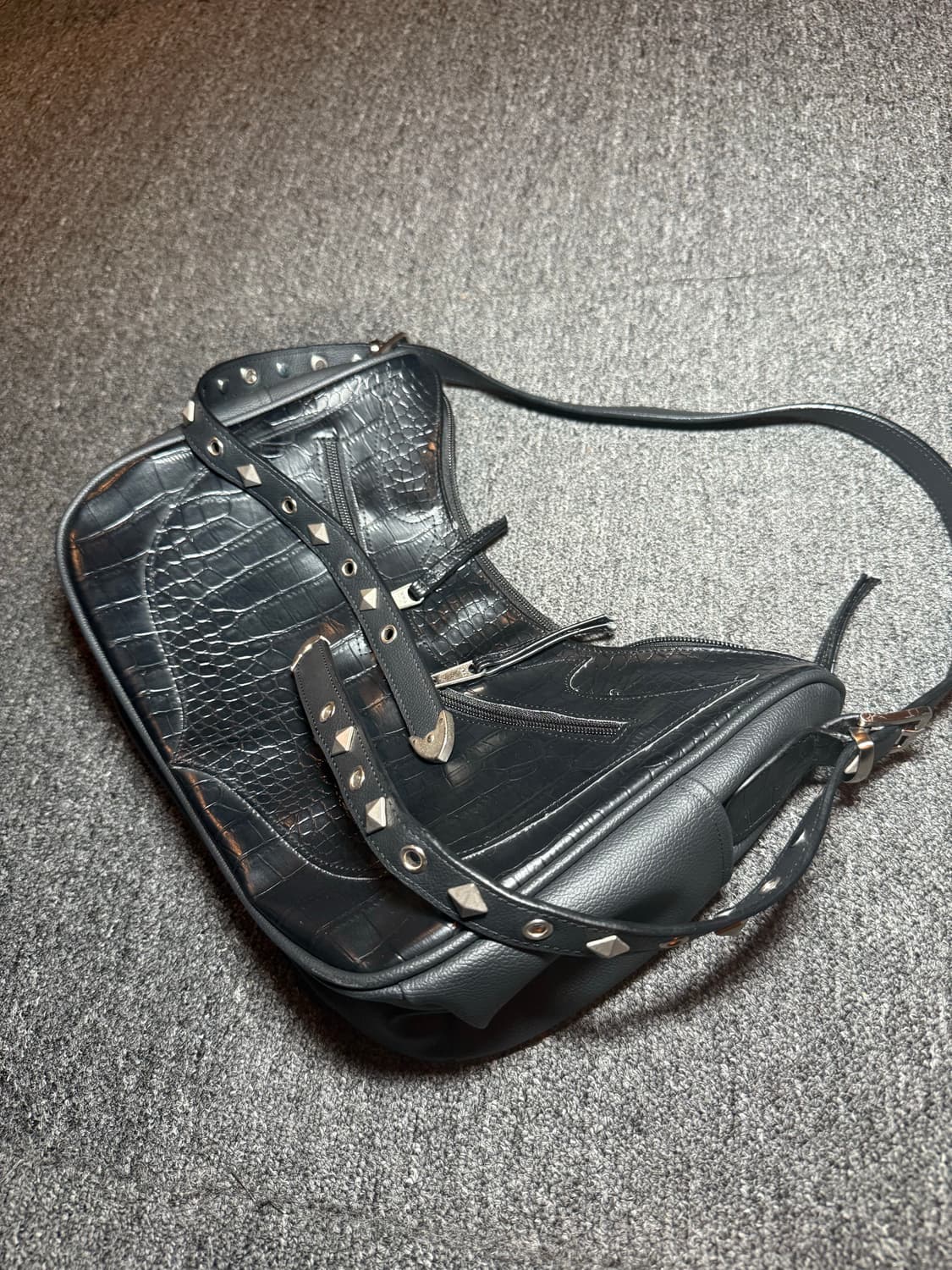 이우가마카라스 웨스턴 백 studded western bag 상품이미지3