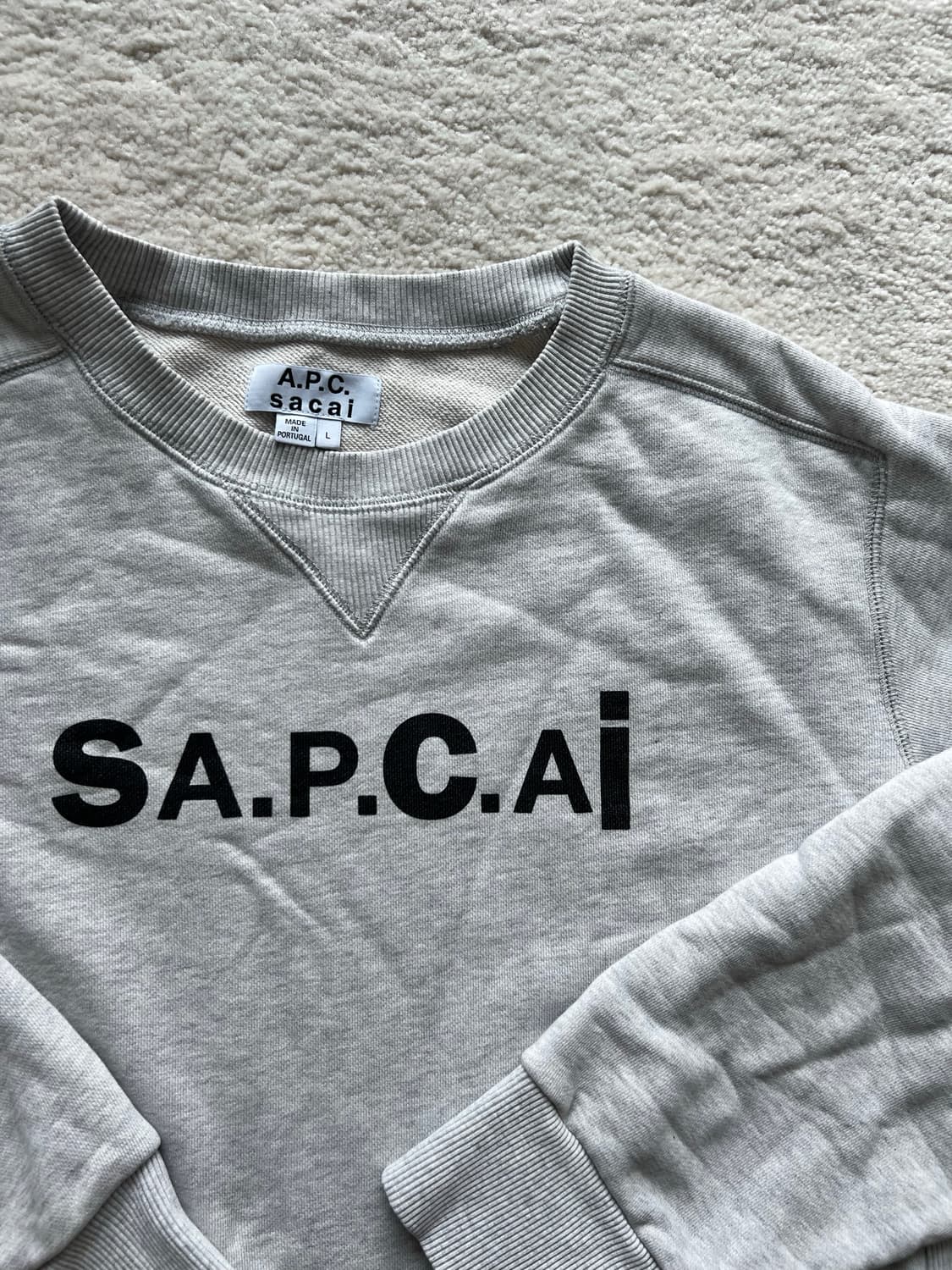 사카이 x A.P.C 콜라보 그레이 맨투맨 상품이미지1