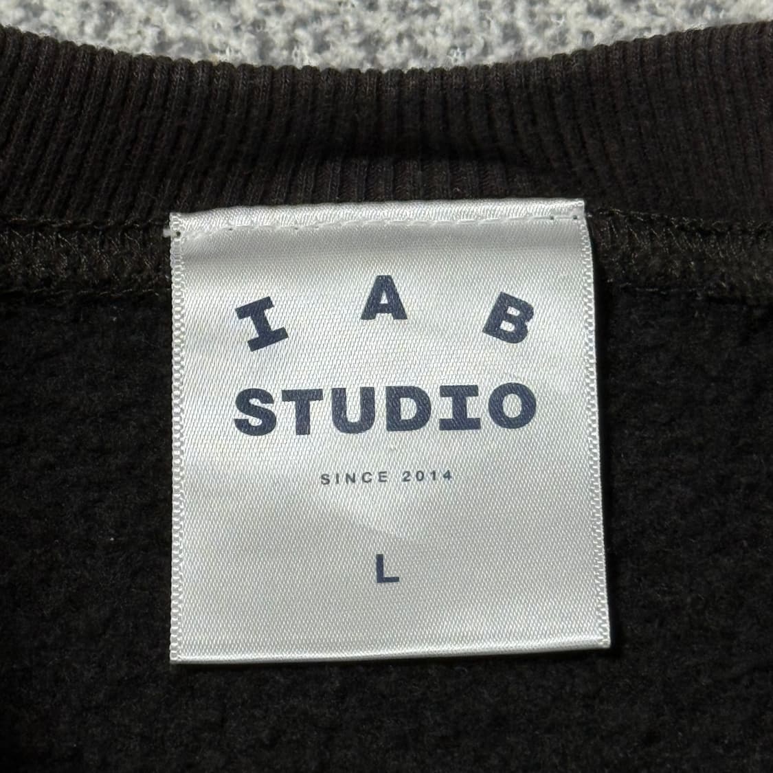 [크림가 33만원] 아이앱 x 두산 기모 맨투맨 L 상품이미지8