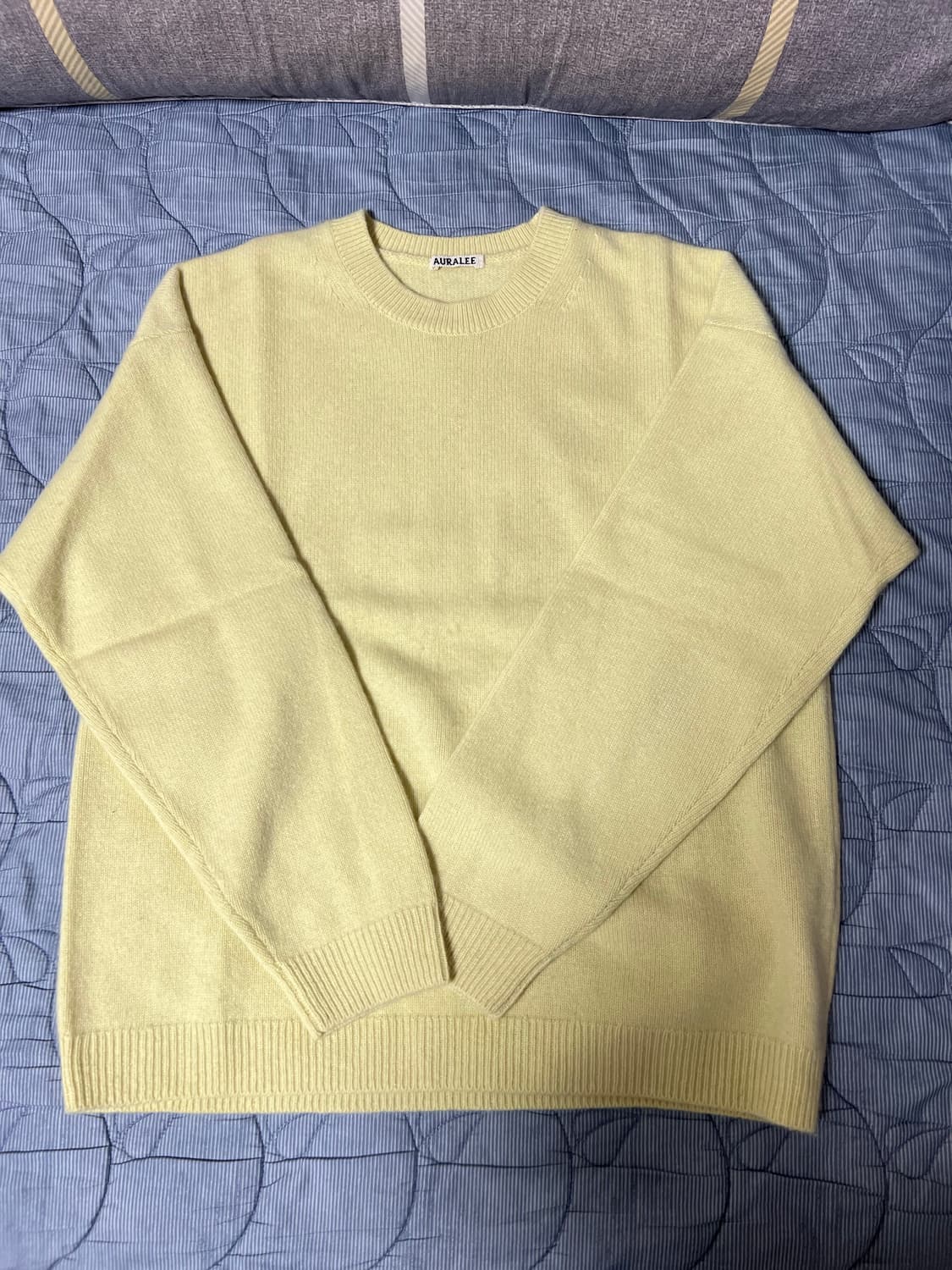 오라리 캐시미어 니트 라이트 옐로우 상품이미지2