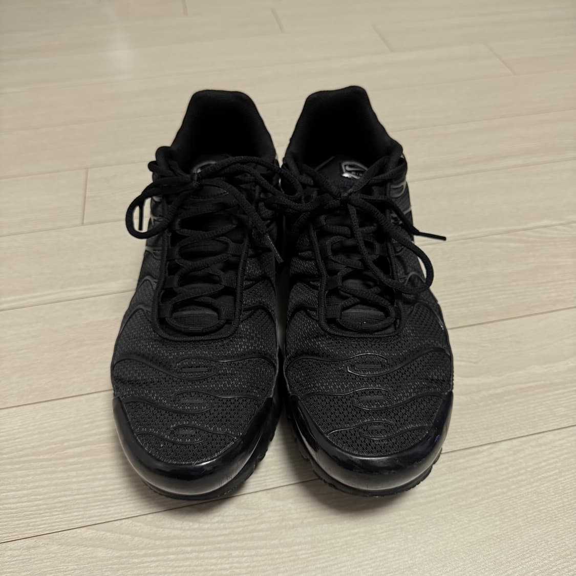 나이키 에어맥스 플러스 트리플블랙 300사이즈 상품이미지2