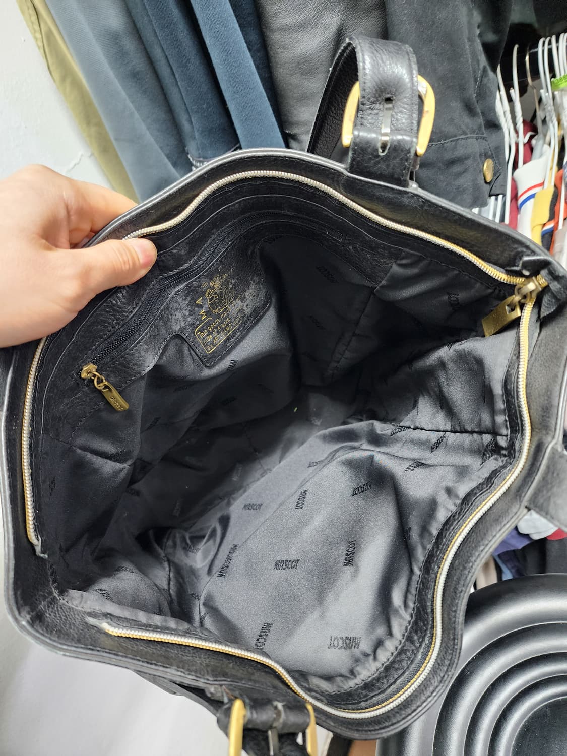 MOSCOT 모스콧 리얼레더 금장버클 숄더백 상품이미지7