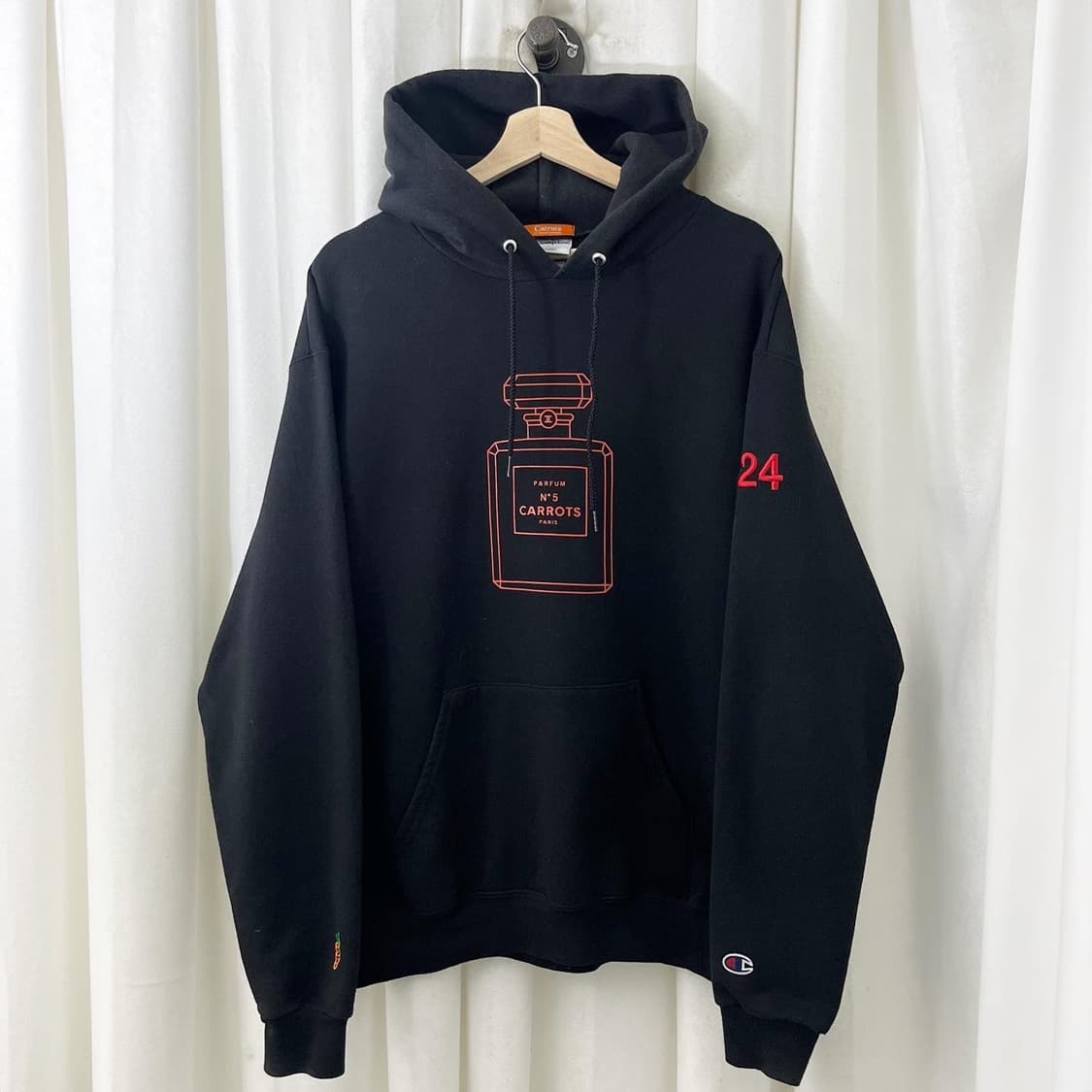 챔피온x캐럿 블랙 레드 프린팅 후드티 상품이미지2