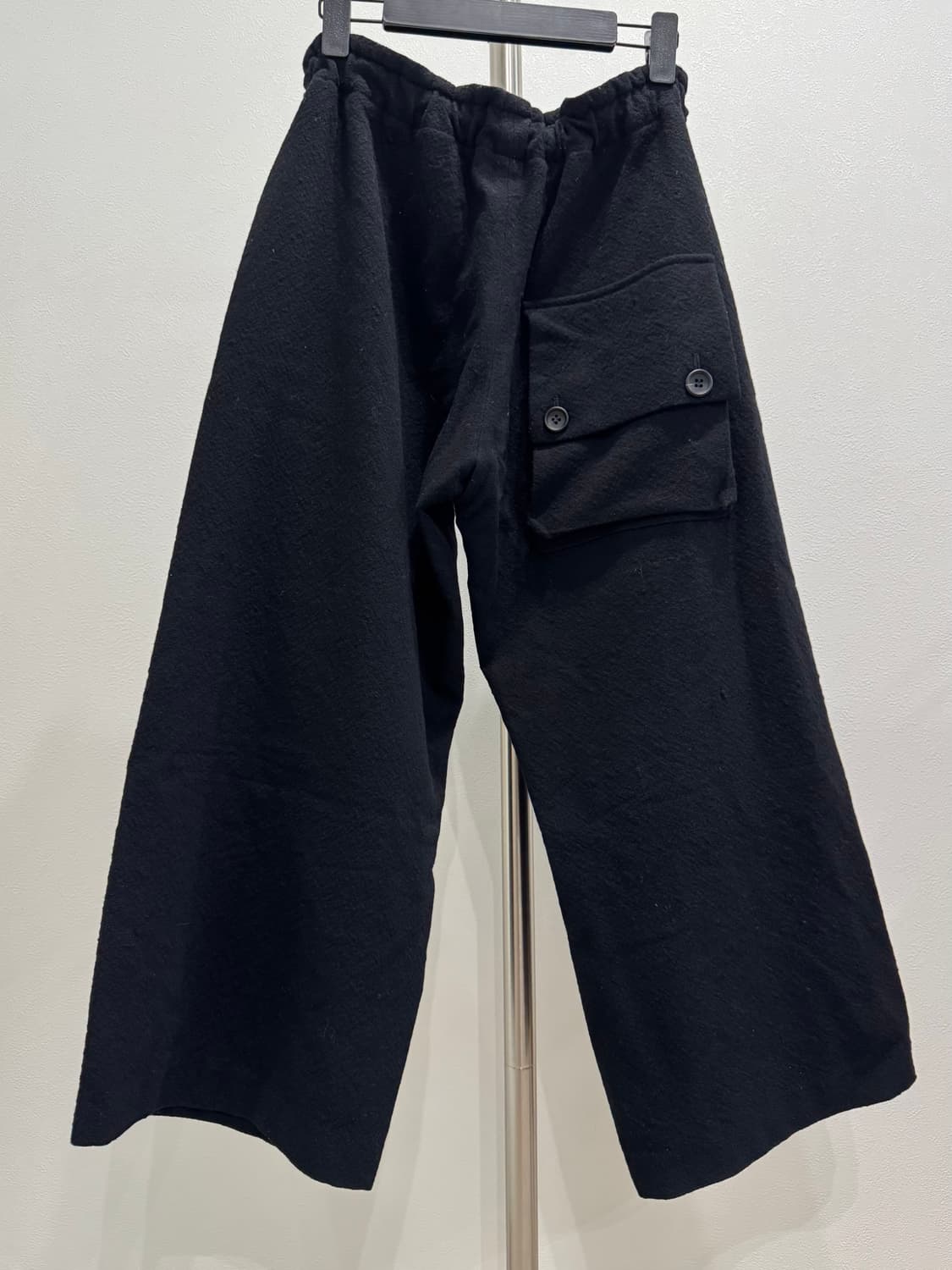 요지야마모토 울 백포켓 와이드 트라우저 상품이미지1