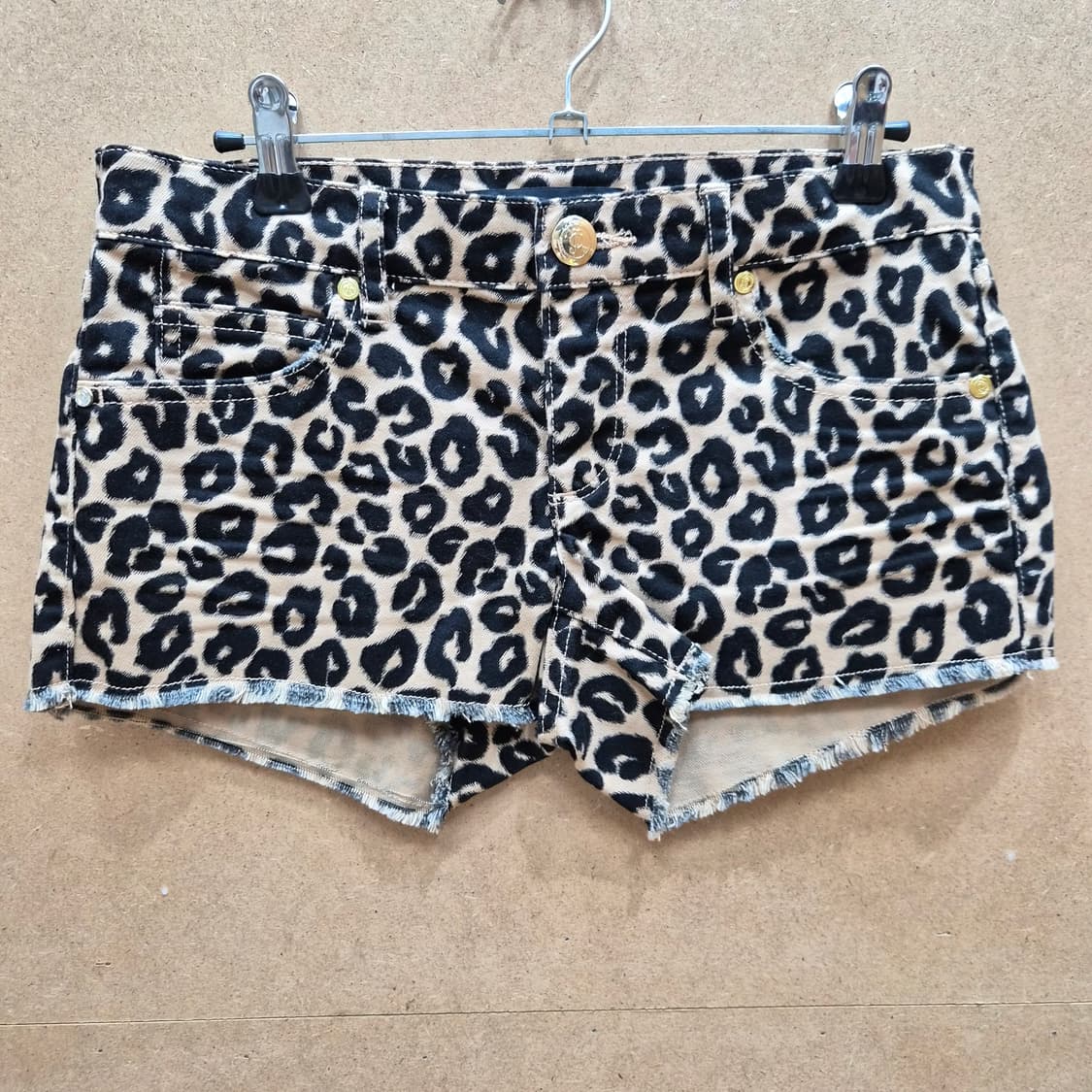 쥬시 꾸뛰르 레오파드 프린트 숏팬츠 상품이미지1
