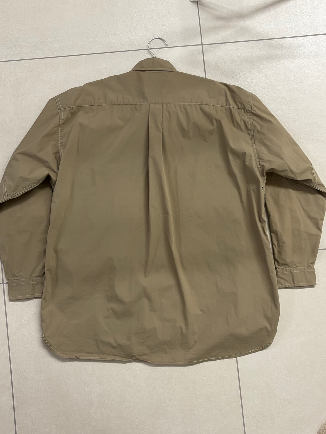 앤드원더 멀티포켓 셔츠 카키 상품이미지2