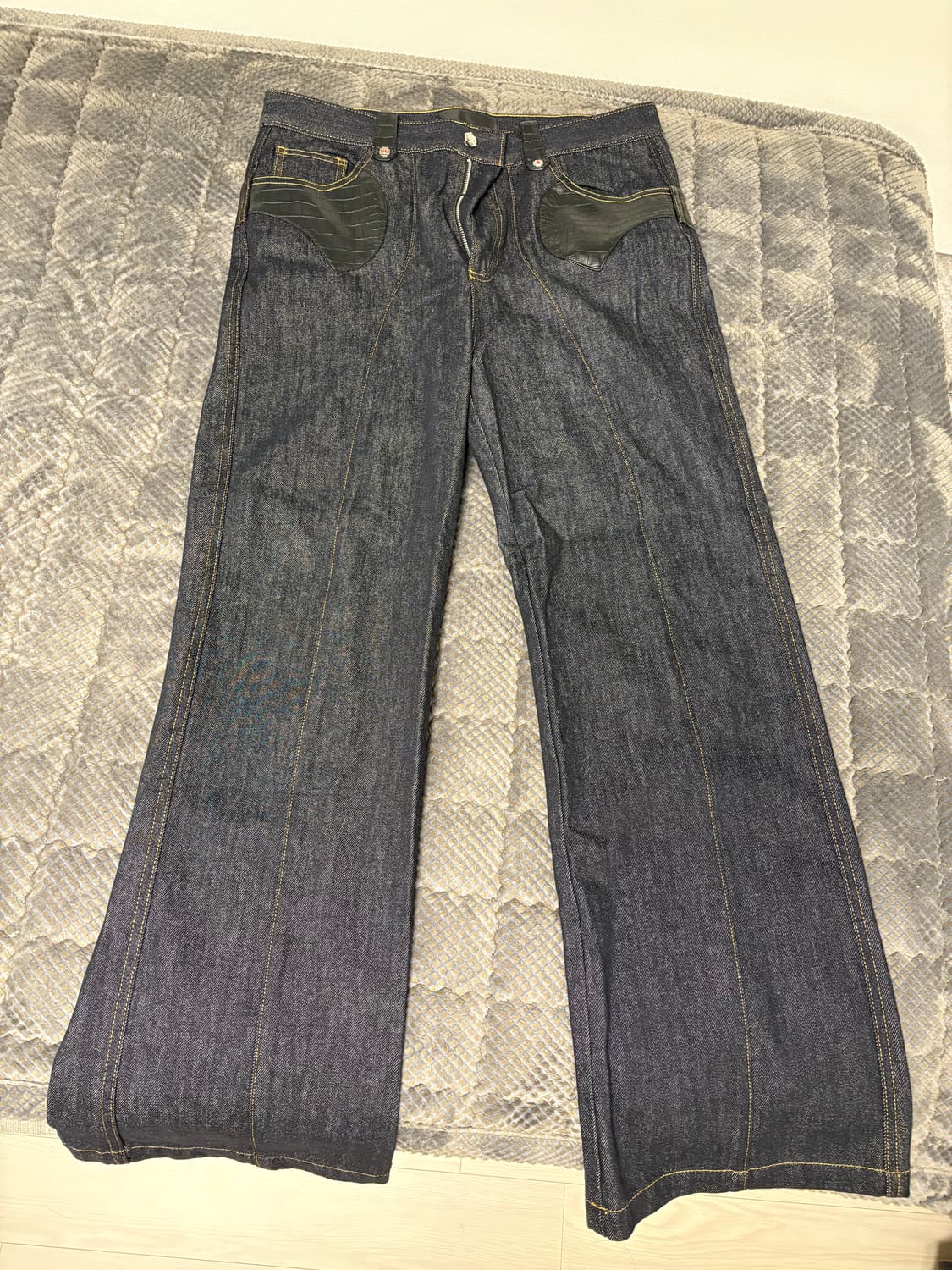 Crocodile Leather Patchwork Denim Pants 상품이미지1