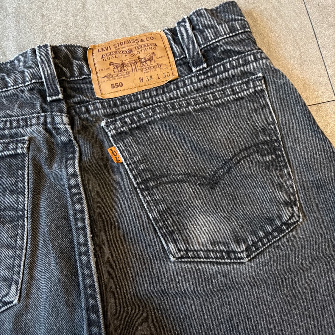 90s Levis 리바이스 550 데님 오렌지탭 블랙 팬츠  상품이미지4
