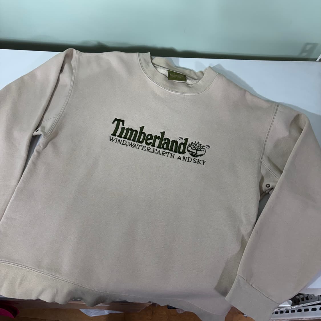95 팀버랜드 베이지 자수로고 맨투맨 상품이미지1