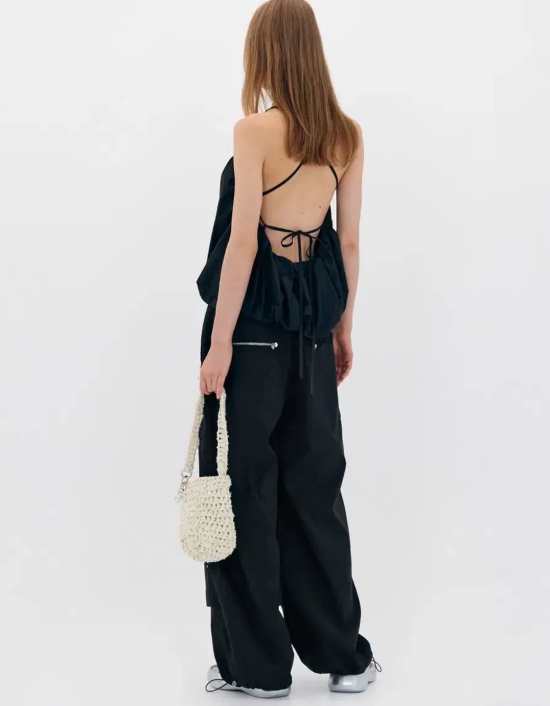 로우클래식 볼륨 슬리브리스 탑 블랙 상품이미지3