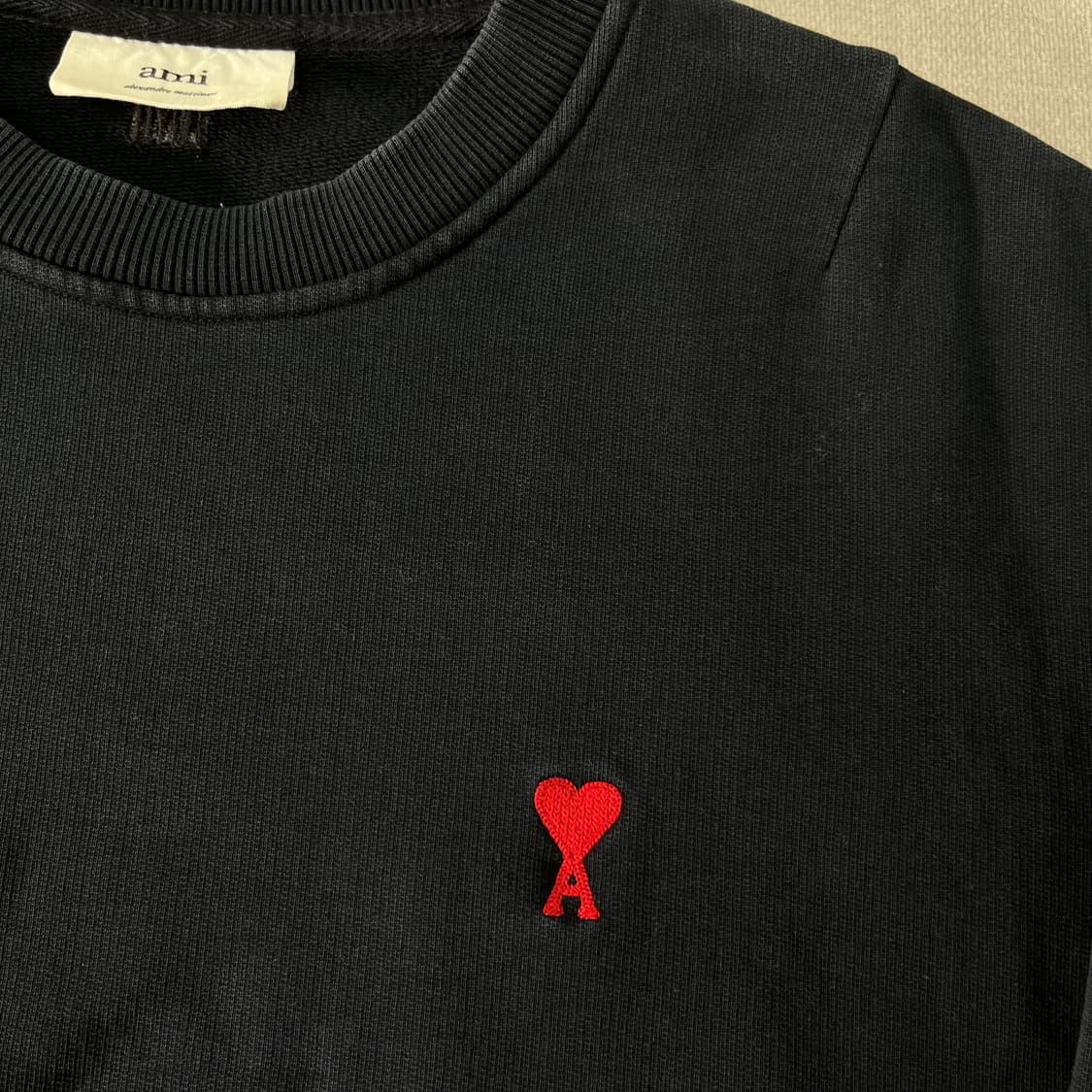 100 아미 22ss 스몰로고 맨투맨 상품이미지2