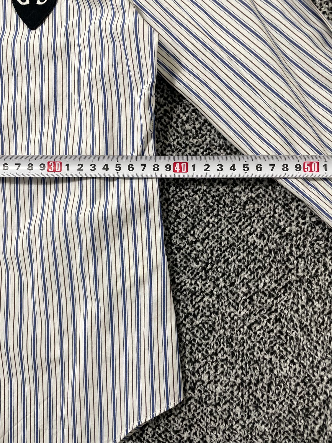 빈티지9. 꼼데가르송 플레이 블랙 하트 와펜 스트라이프 셔츠 블루 상품이미지5