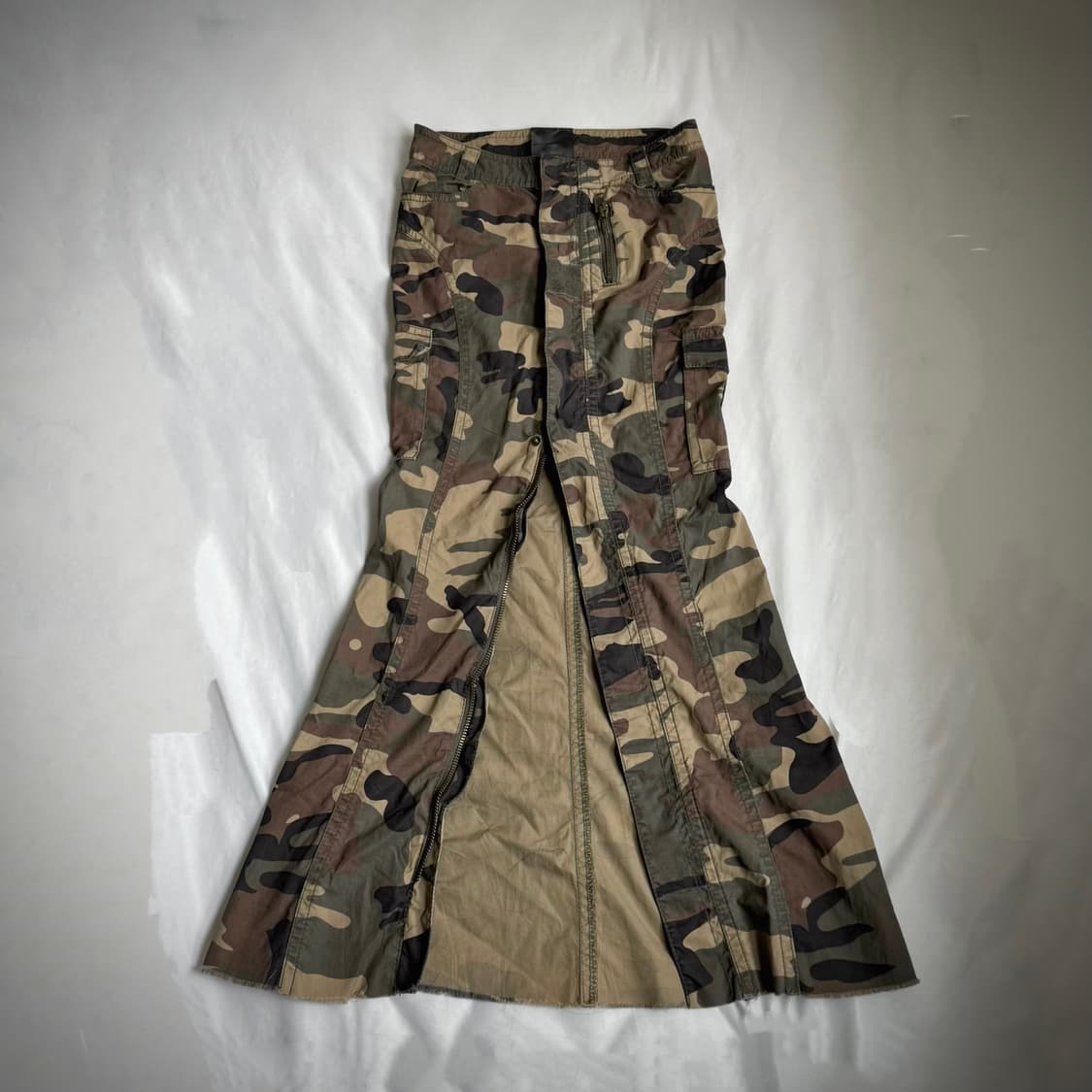 Moussy 락시크 y2k 펑크 갸루 지퍼디테일 트임 카모 맥시 롱스커트 상품이미지2