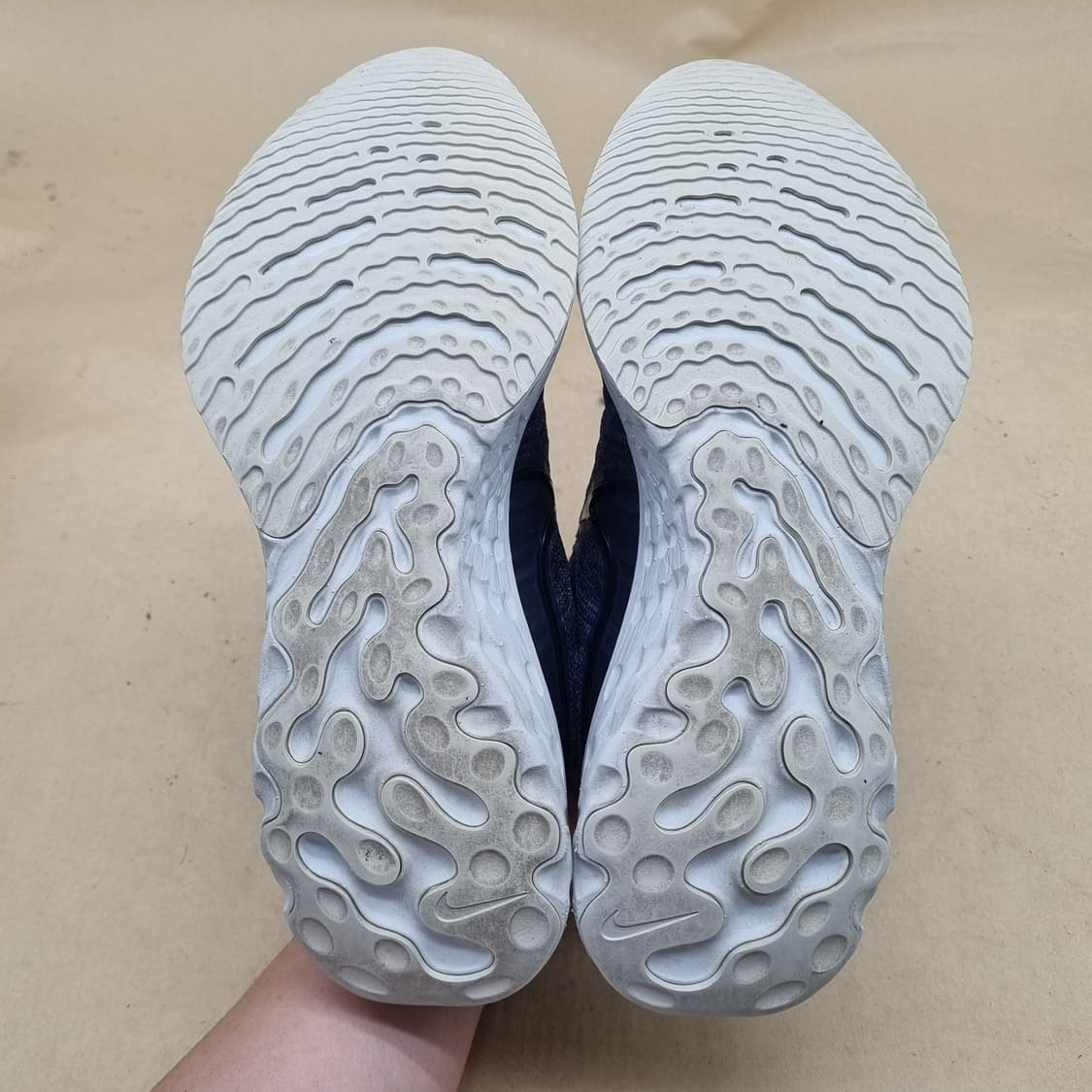 나이키 리액트 인피니티 플라이니트 여성 운동화 240 상품이미지3