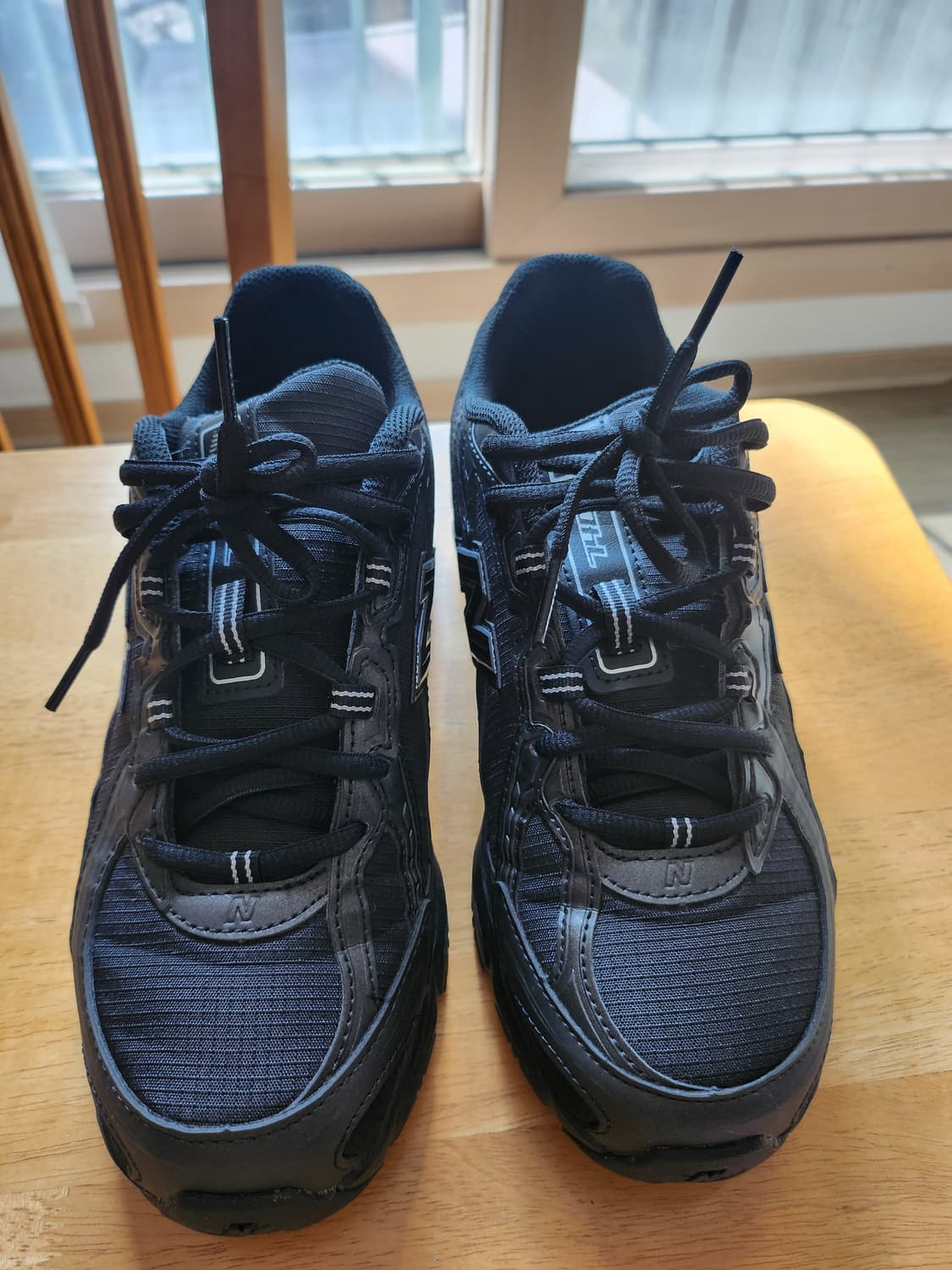 뉴발란스 740 블랙 실버 메탈릭 240 상품이미지1