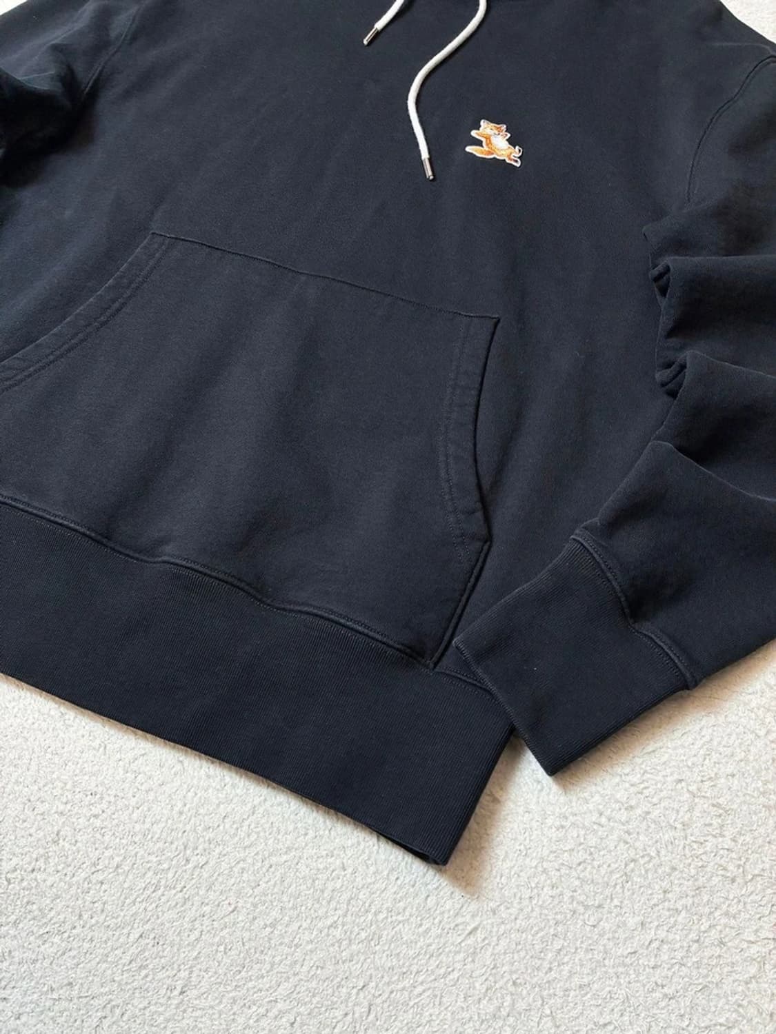 메종 키츠네 22FW 칠렉스 폭스 패치 클래식 후드티 PN6712    상품이미지3