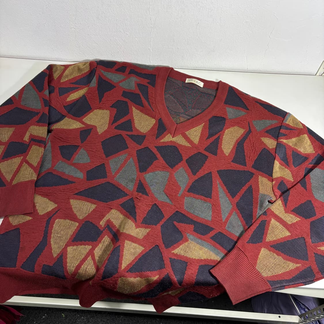 M-L 빈티지 루즈핏 그라피티 브이넥니트 상품이미지1