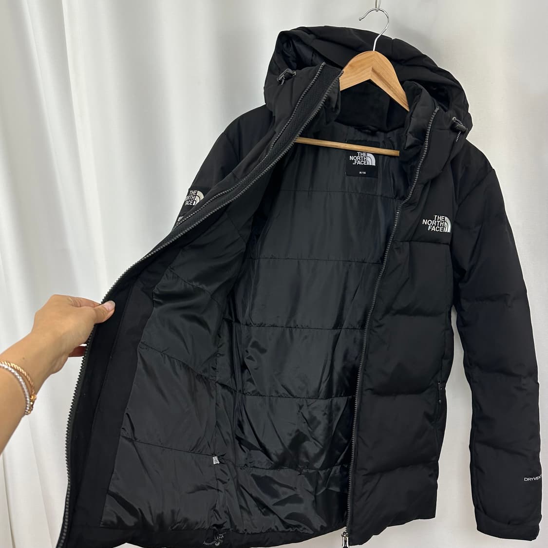 노스페이스 남자 후드 패딩 검정 새것과같아요 95  M 상품이미지4