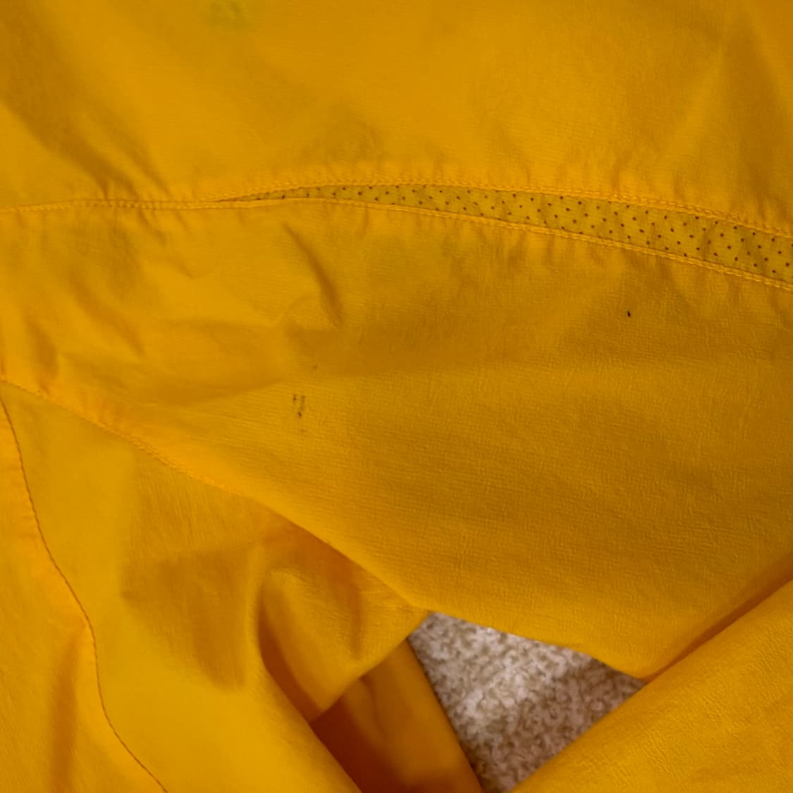 [실측확인] 코오롱스포츠 여성 옐로우 등산 윈드자켓 1230T2 상품이미지3