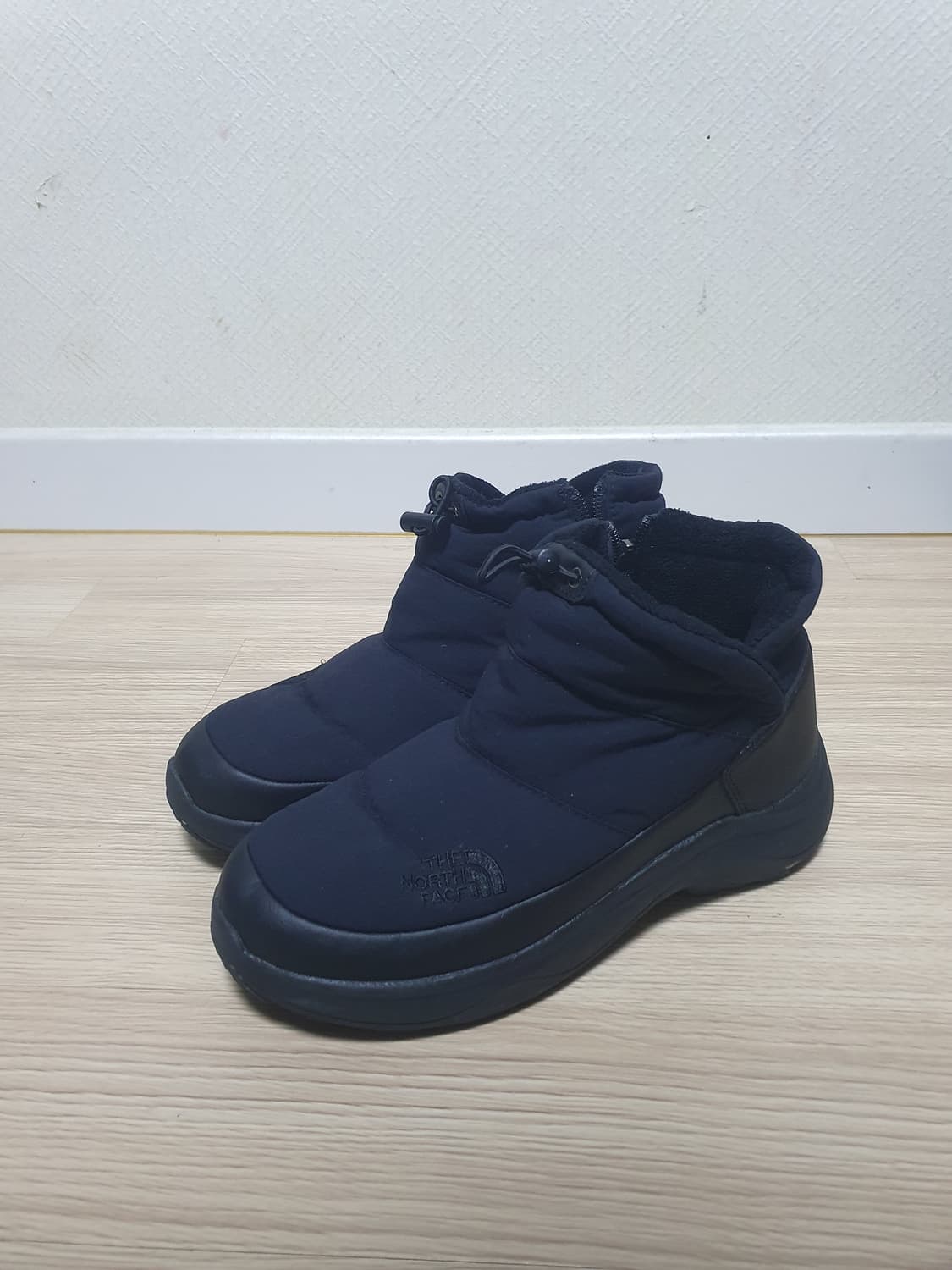 노스페이스 블랙 패딩 숏 부츠 240 상품이미지4