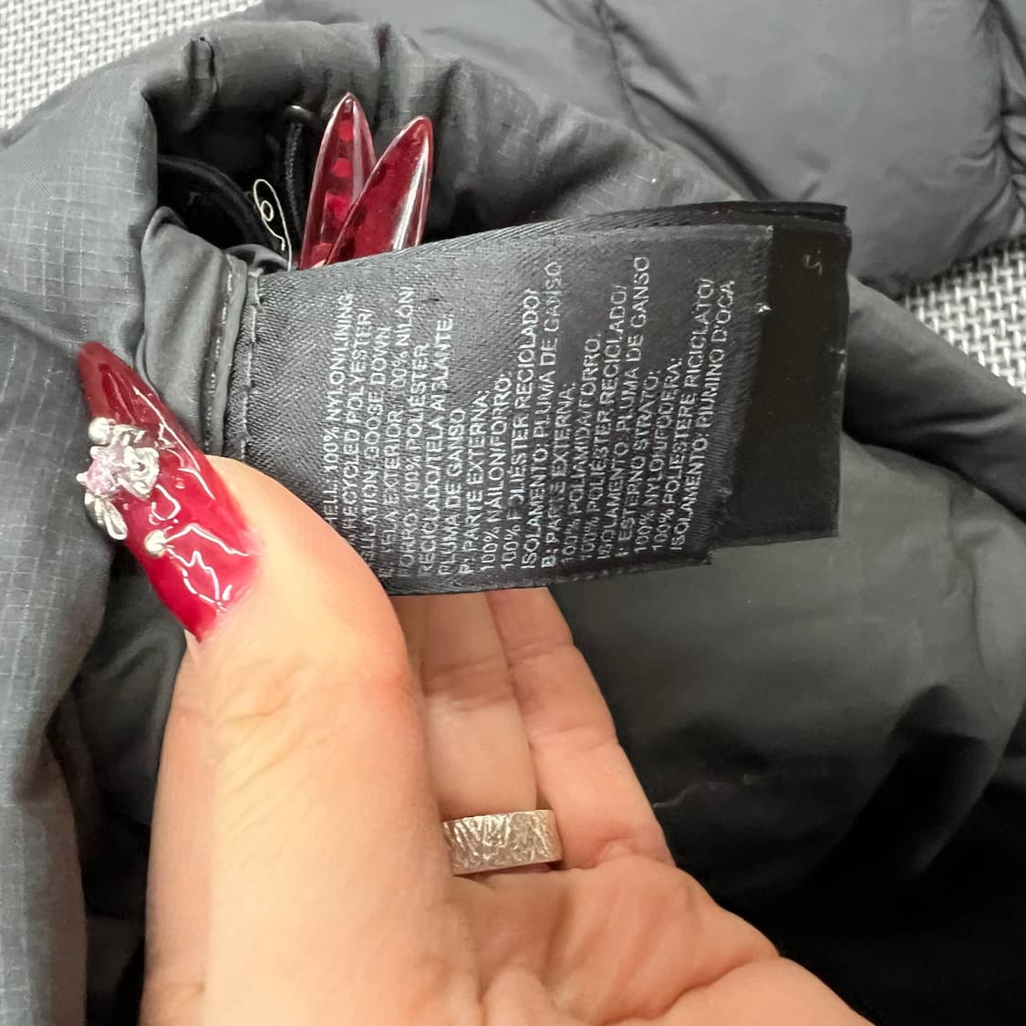 노스페이스 그레이 눕시 700 패딩 상품이미지3