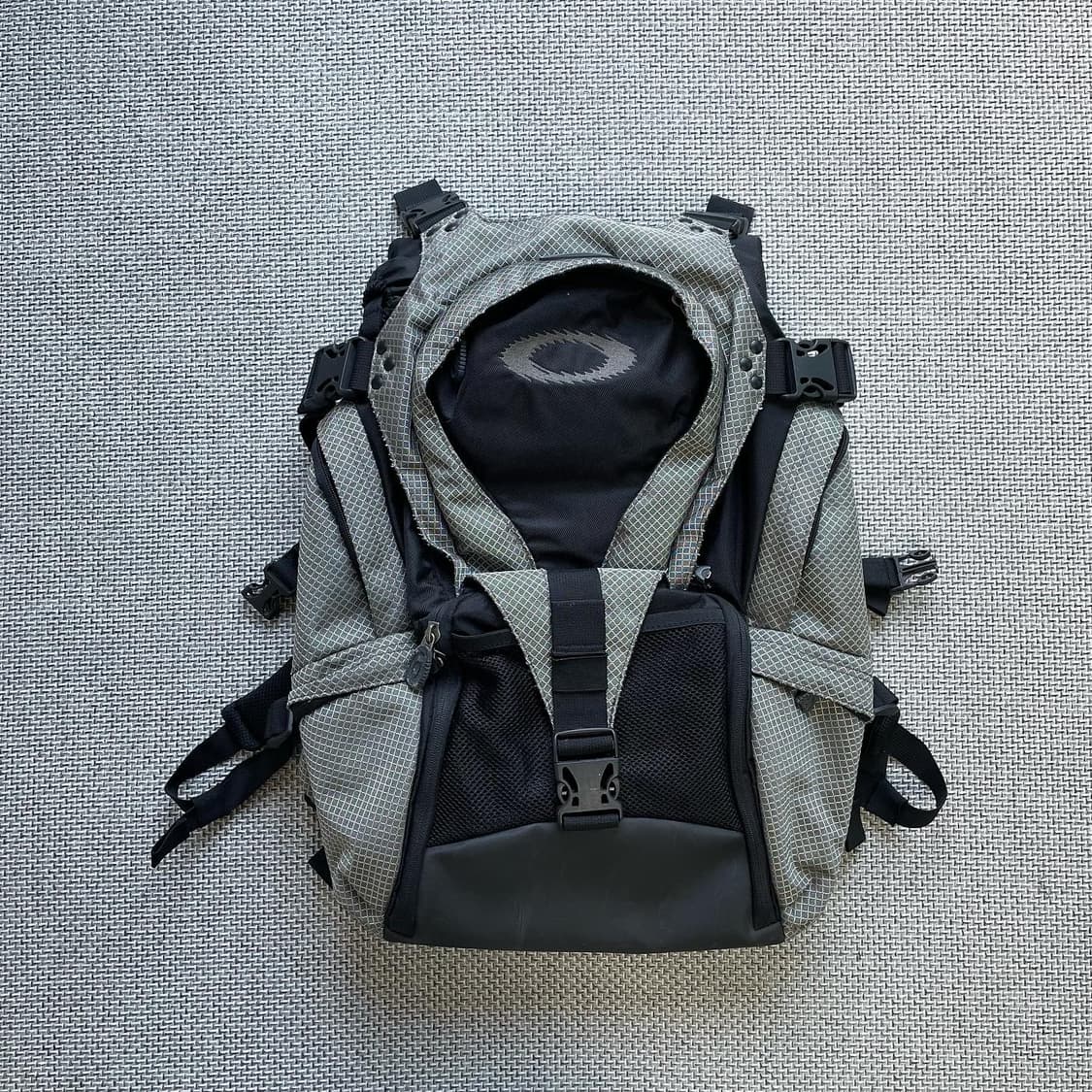 오클리 마운틴 백팩 상품이미지1