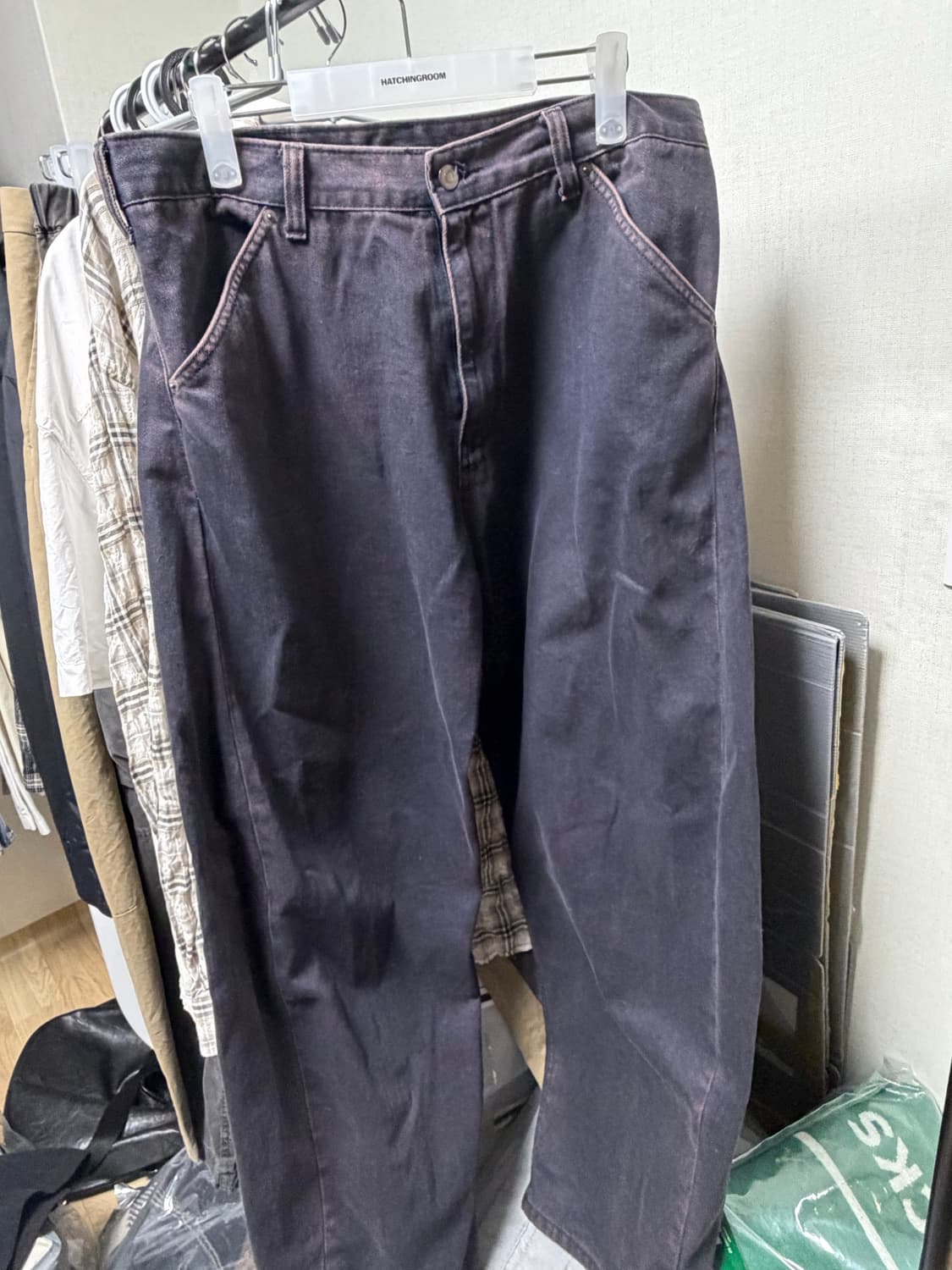 해칭룸 Curve Jeans Washed Charcoal 상품이미지2