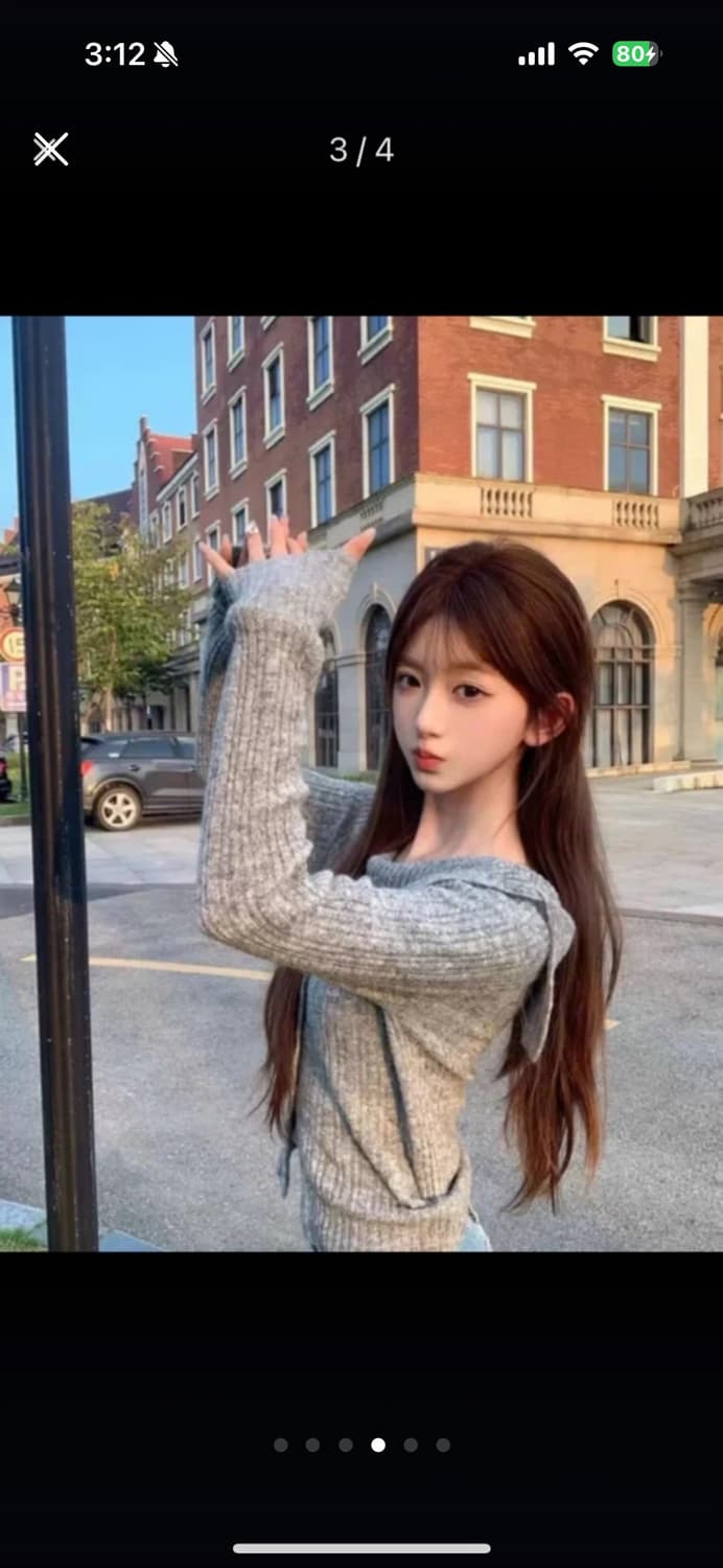 회색 오프숄더 니트 상품이미지1