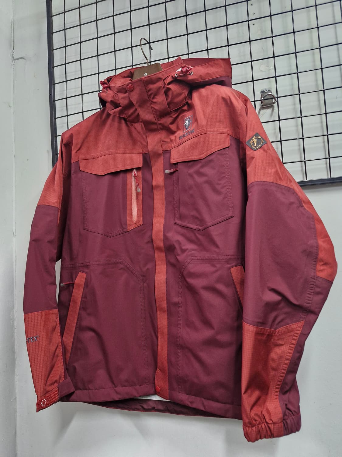 100L 블랙야크 저스트 고어텍스 후드 자켓. 상품이미지3