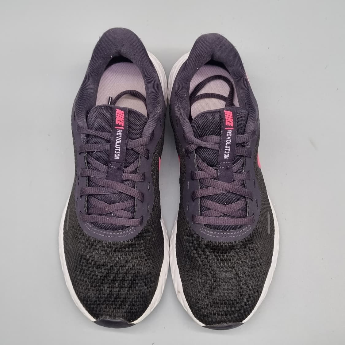 나이키 레볼루션  여성 운동화230 상품이미지2