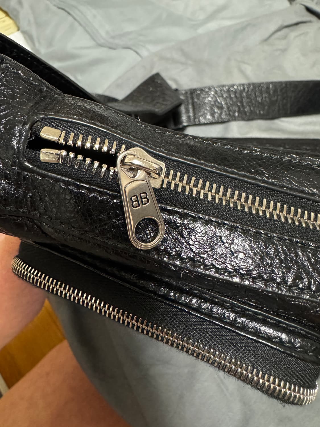 발렌시아가 슈퍼비지 메신저백 상품이미지7