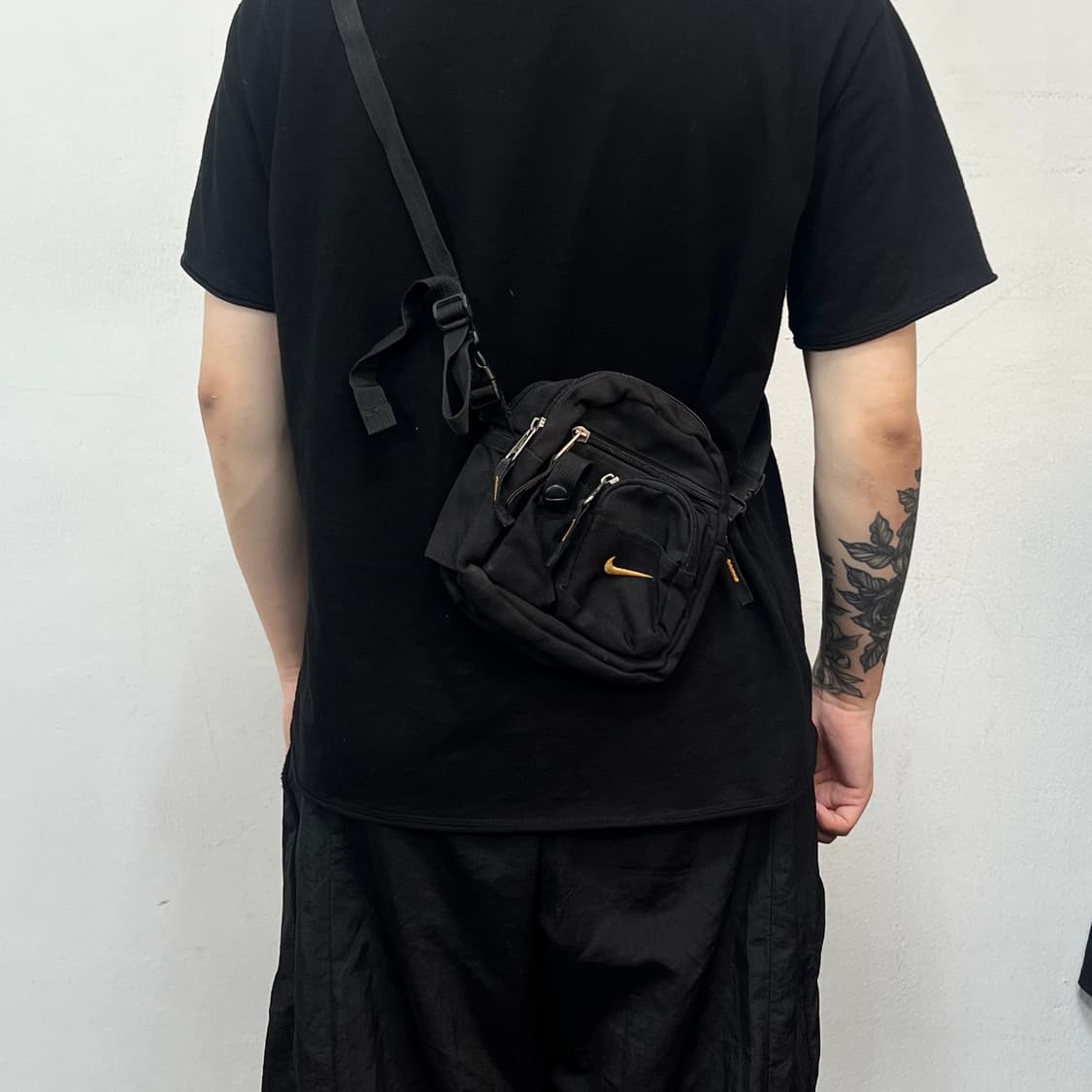 나이키 스우시 00s 미니 크로스백 상품이미지3