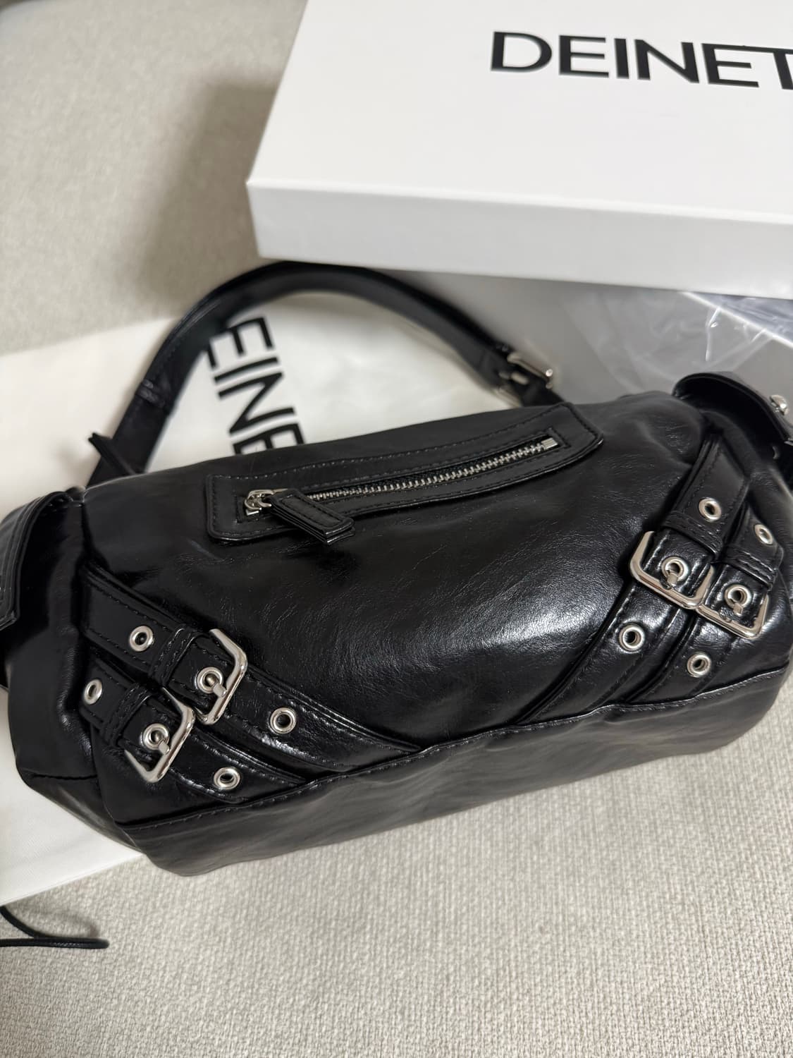 다이닛 STUD POCKET BAG IN BLACK 스터드 가방 다이닛  상품이미지3