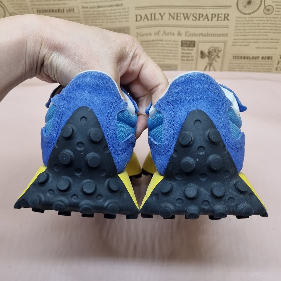 뉴발란스 327 여성운동화230 상품이미지4