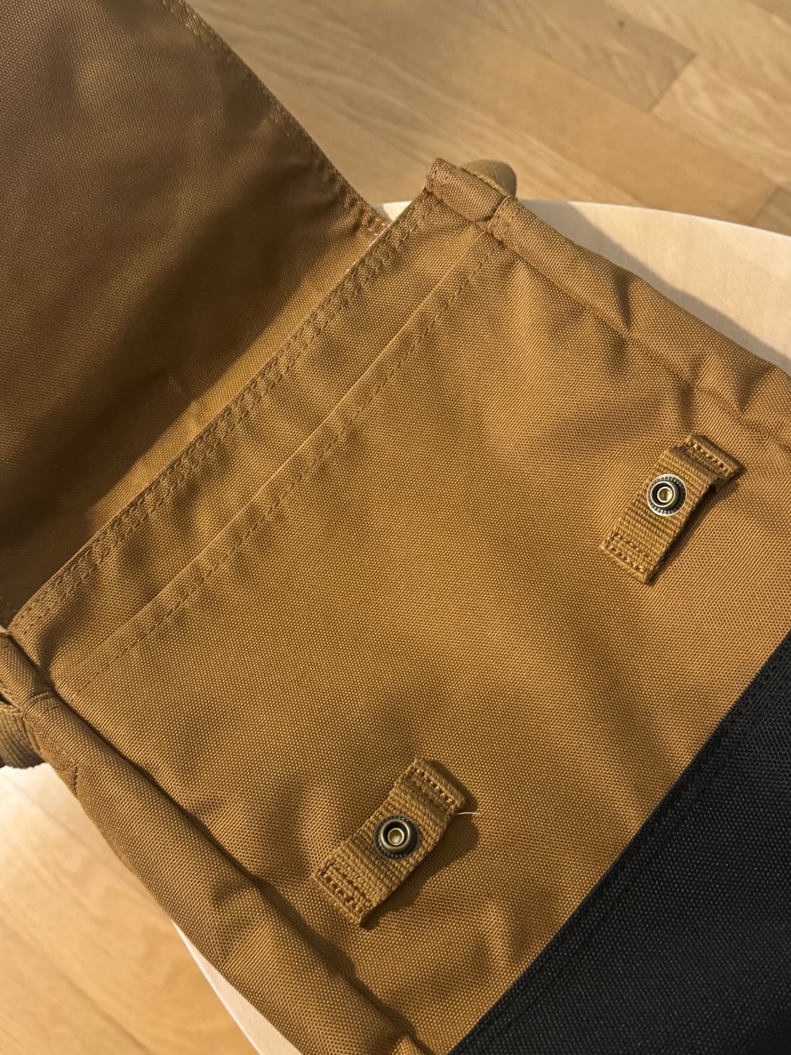 칼하트 크로스백 상품이미지2