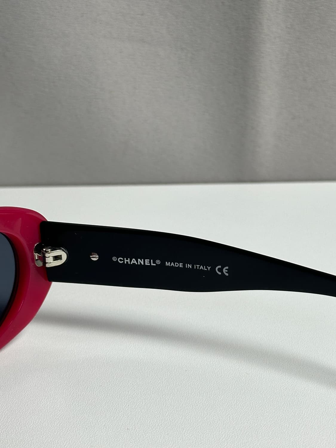 샤넬 오벌 프레임 선글라스 – 1990s 팝 아이콘 리에디션 상품이미지8