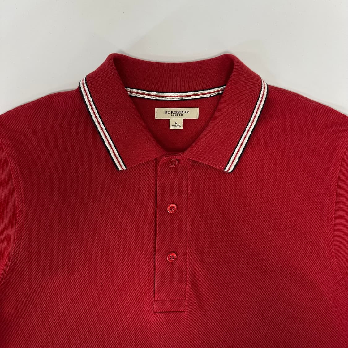 버버리 라인 디테일 카라티 상품이미지2