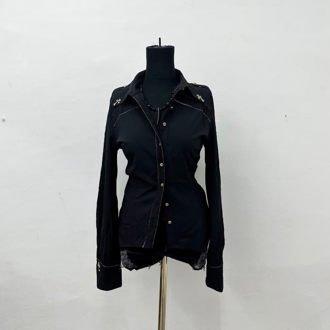 Gothic Cross detail shirts 상품이미지1