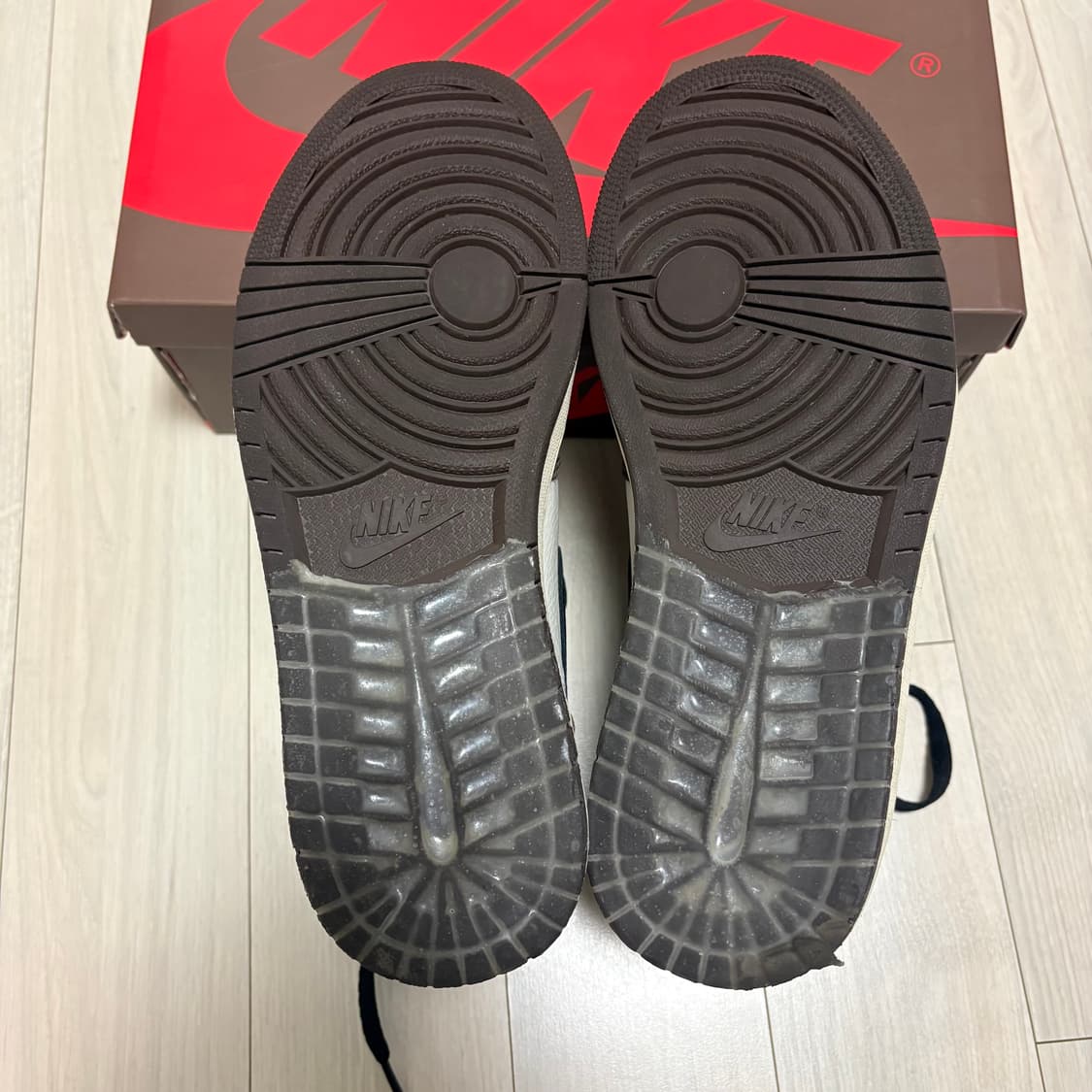 [275]조던1 트래비스스캇 OG 모카 하이 상품이미지9