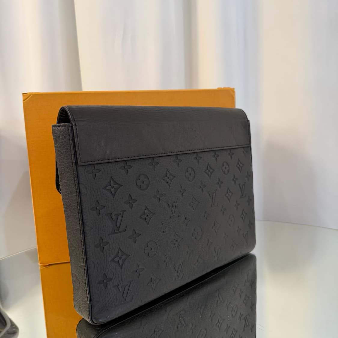 루이비통 토뤼옹 스티머 GM 클러치 상품이미지5