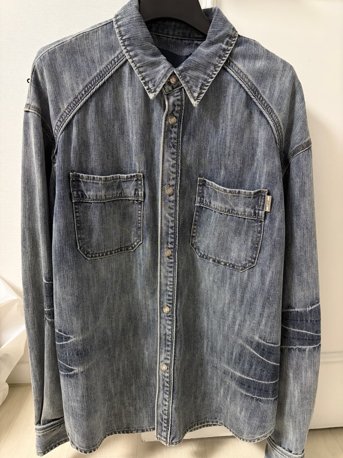 [새상품] 준지(Juun.J) 데님 셔츠 40% 할인 판매 상품이미지1