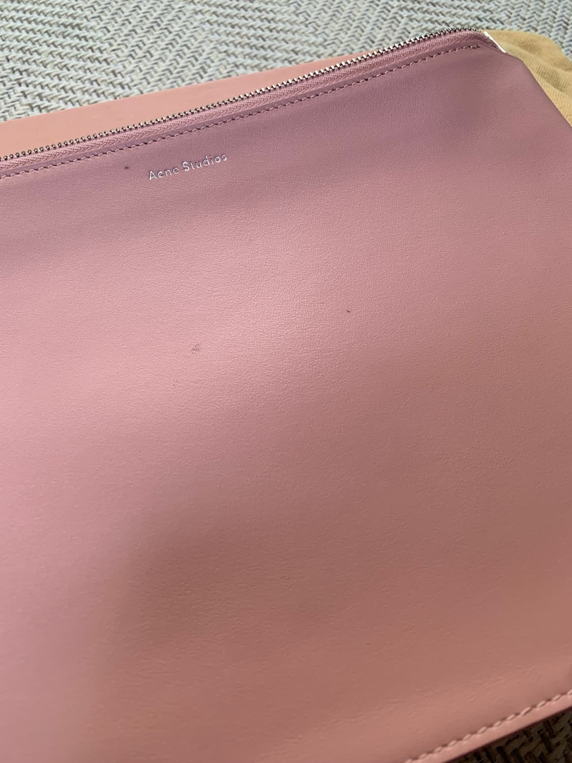 아크네스튜디오 클러치 상품이미지3