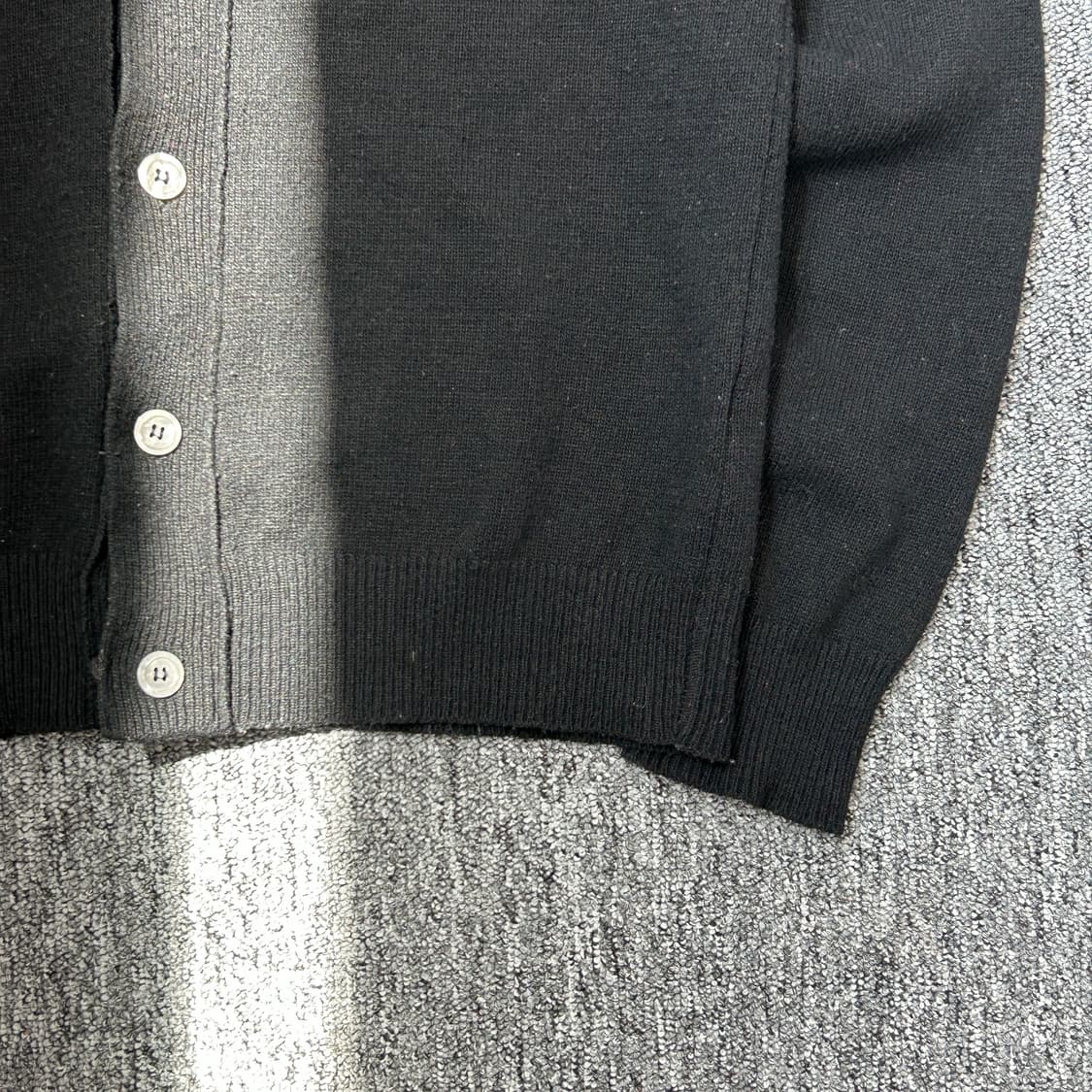 꼼데가르송 블랙 패치 니트 가디건 상품이미지3