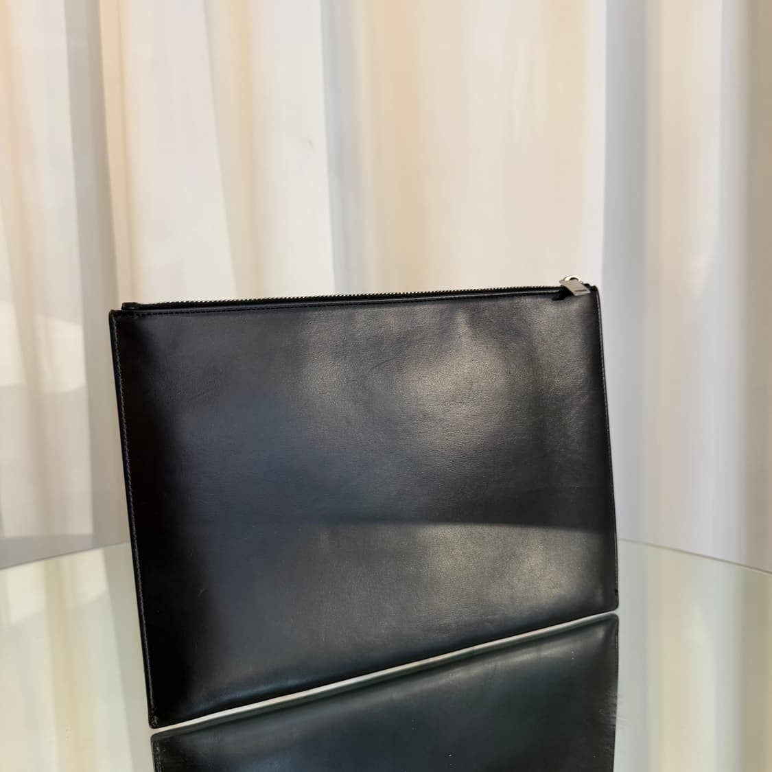 생로랑 YSL 로고 태블릿 클러치 상품이미지3