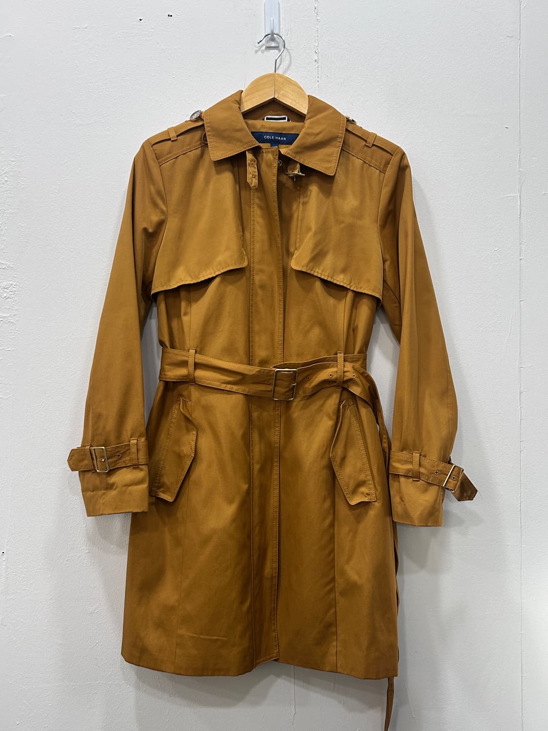 콜한 벨티드 후드 트렌치코트 여성 66 머스타드 상품이미지3