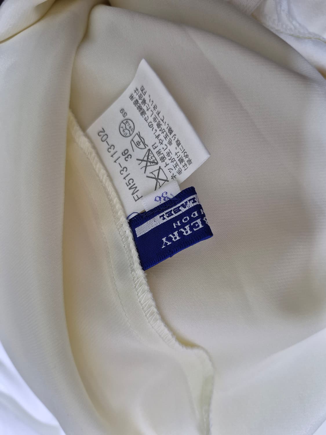 버버리 블루라벨 아이보리 플레어 미디 원피스 노바체크 38사이즈 상품이미지4