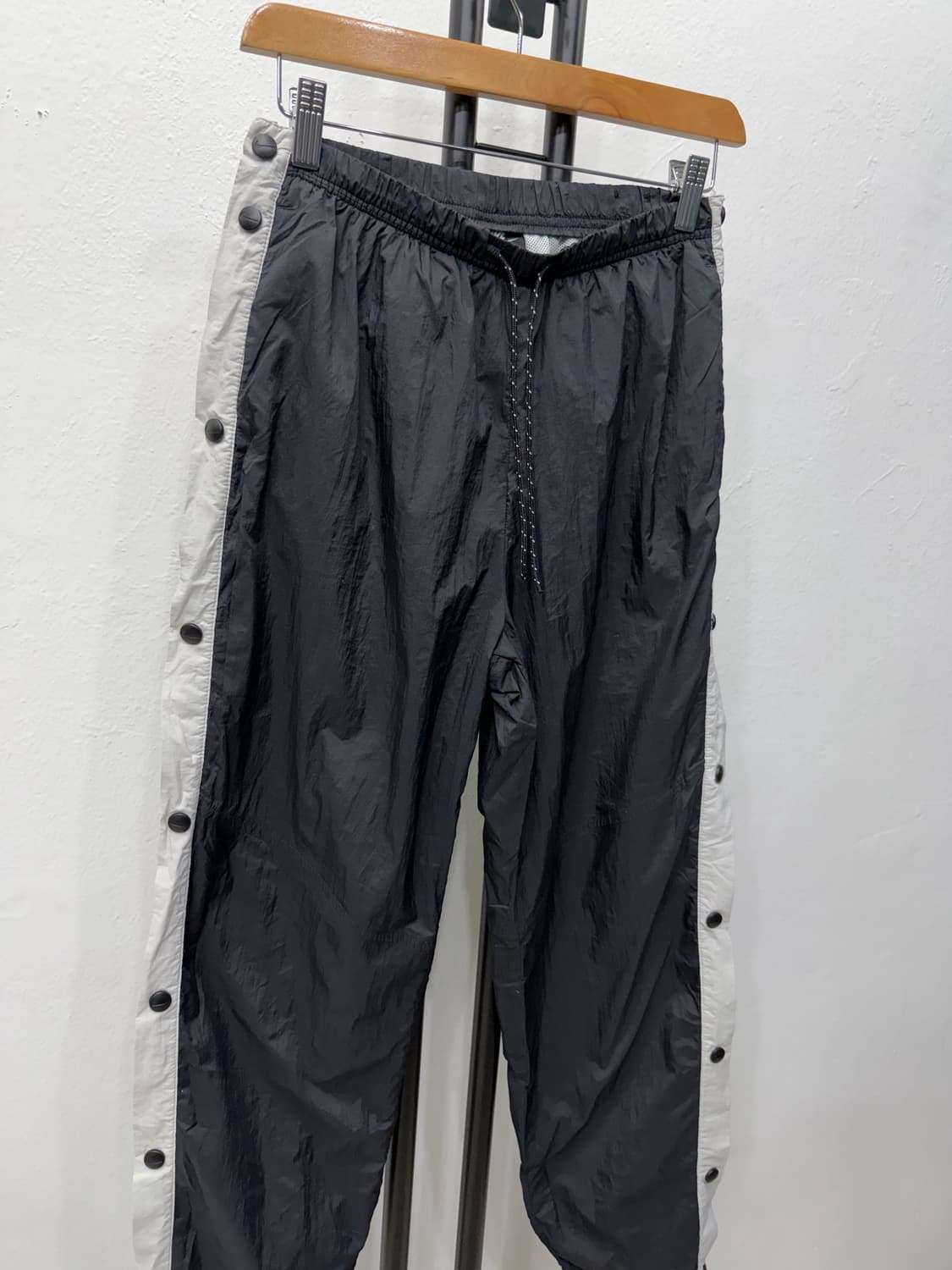 정품) 나이키 나일론 블랙 스냅 트랙 팬츠 S 상품이미지2